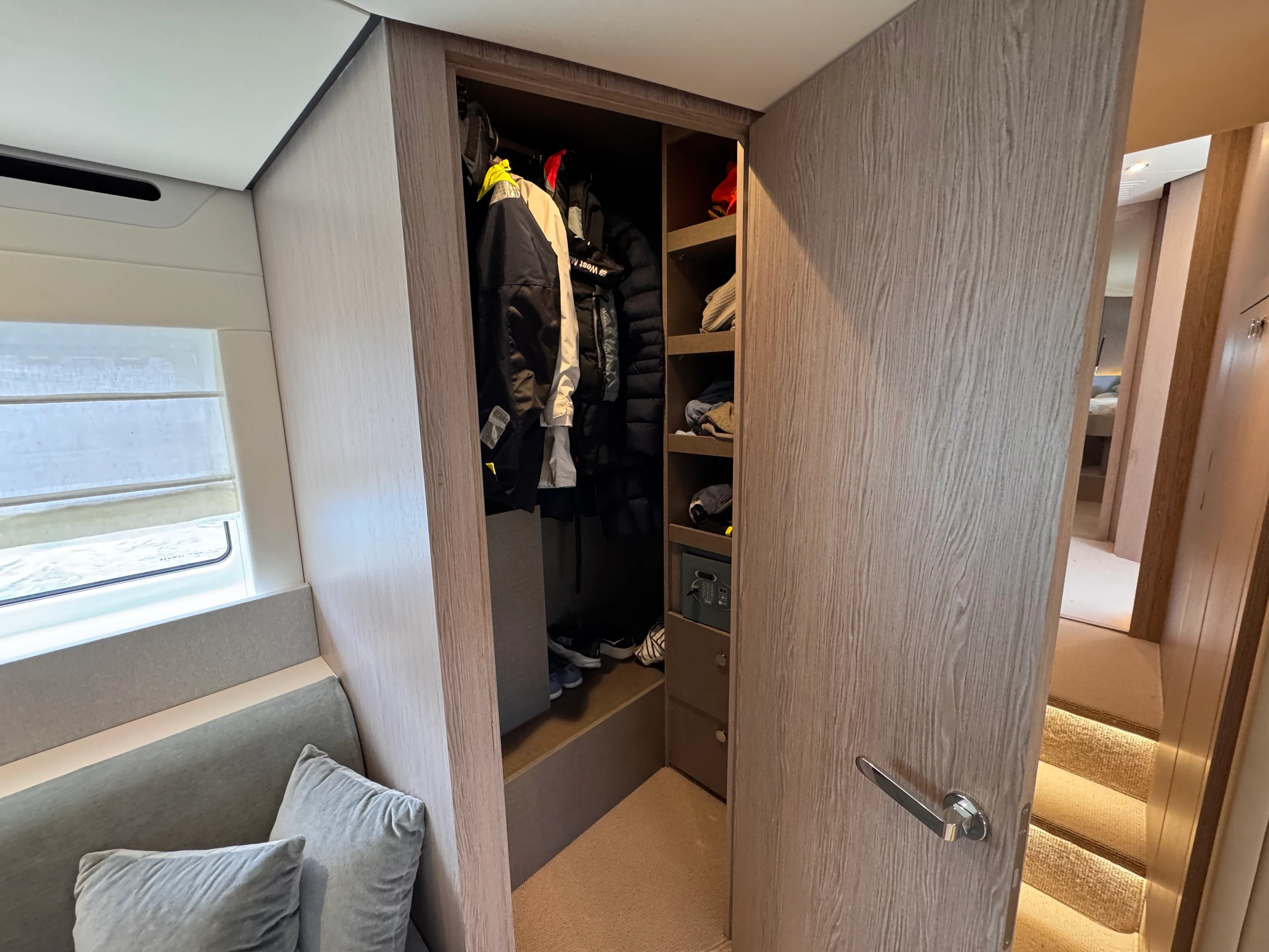 2025 Azimut 53 FLY Image Thumbnail #70