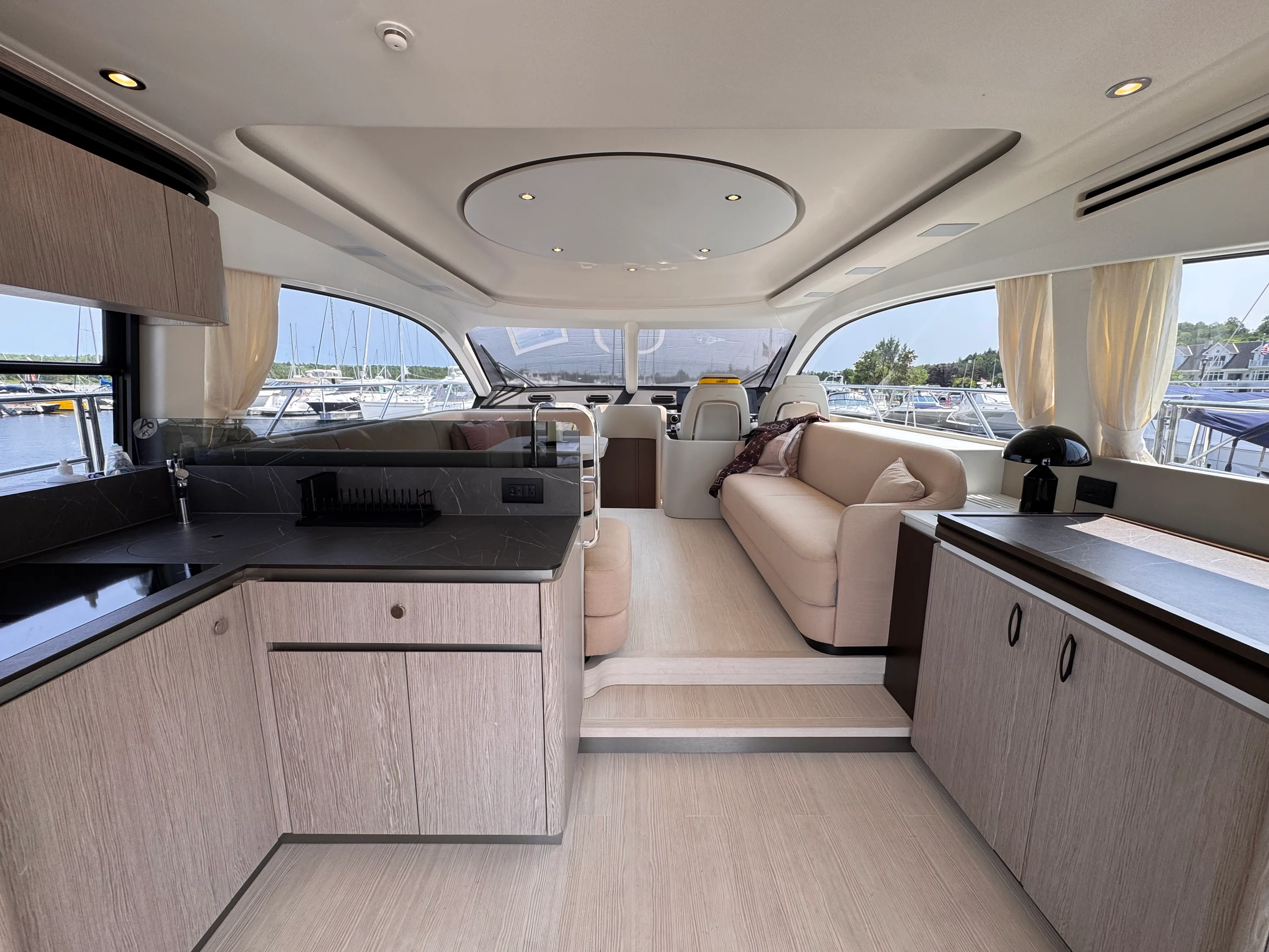 2025 Azimut 53 FLY Image Thumbnail #9