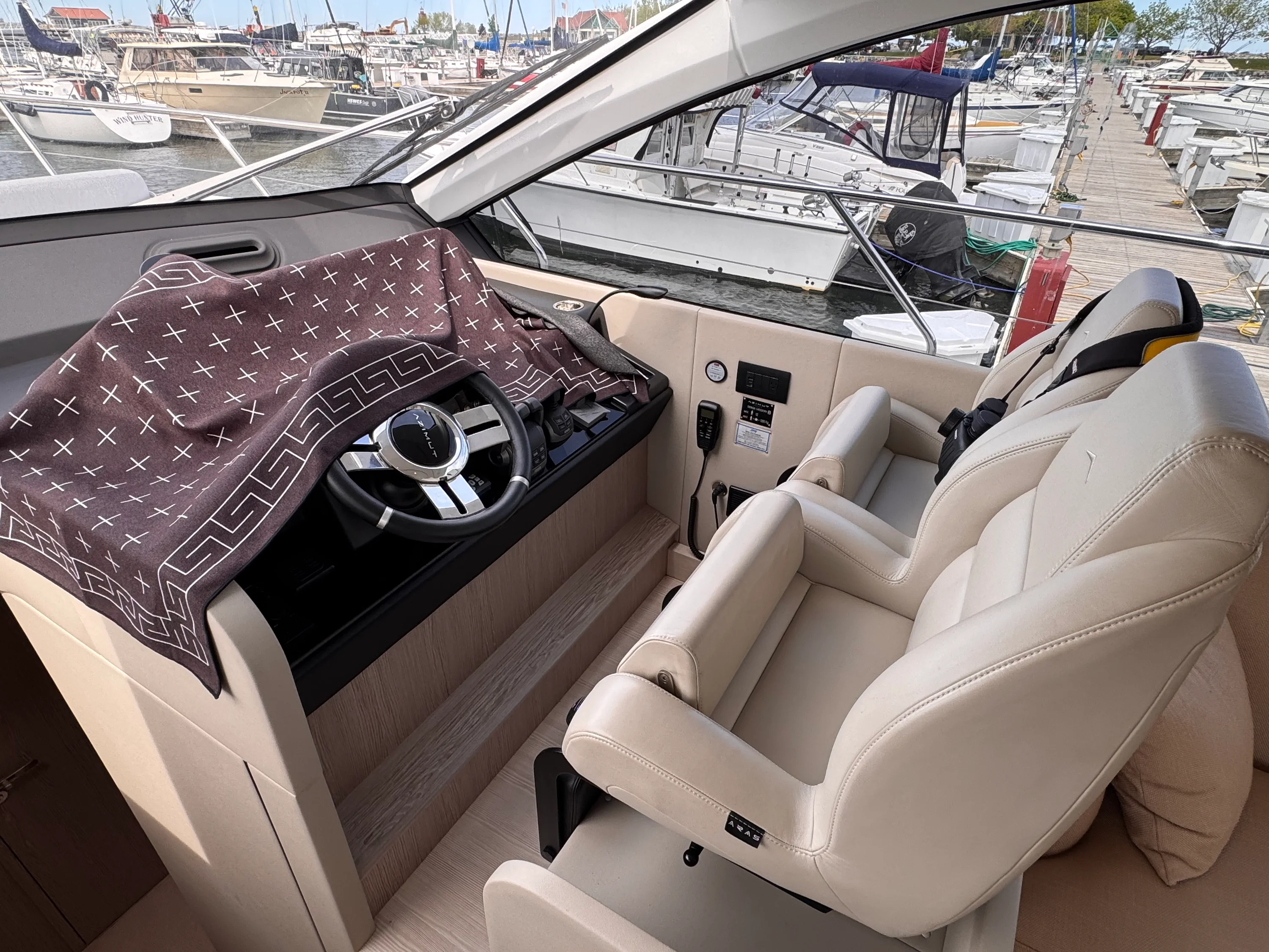 2025 Azimut 53 FLY Image Thumbnail #52