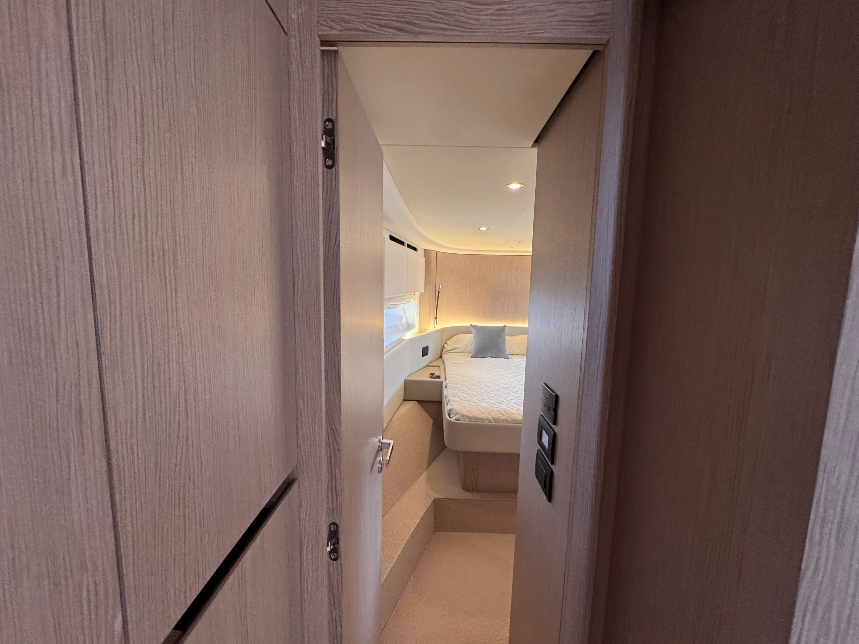 2025 Azimut 53 FLY Image Thumbnail #35