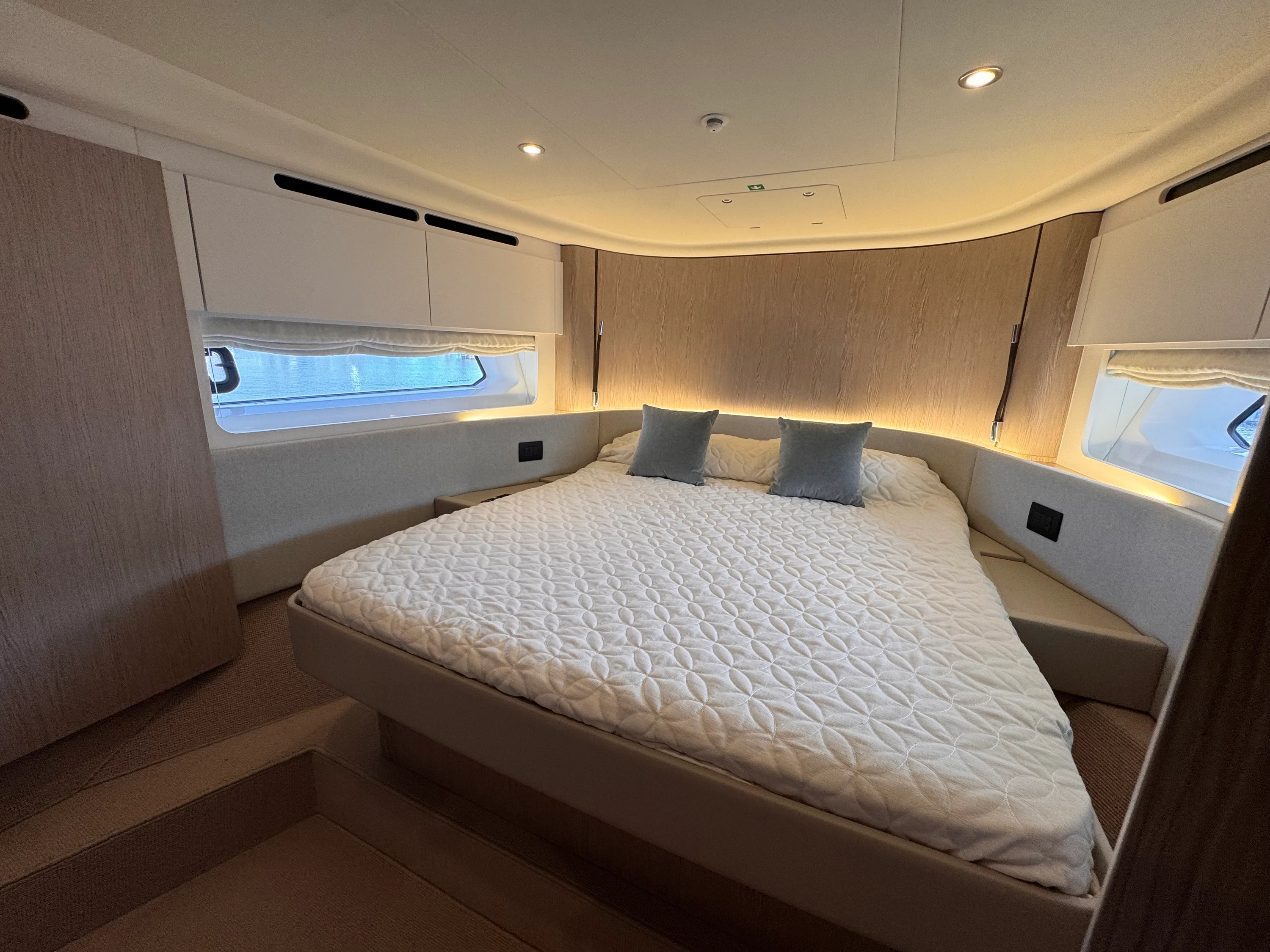 2025 Azimut 53 FLY Image Thumbnail #37
