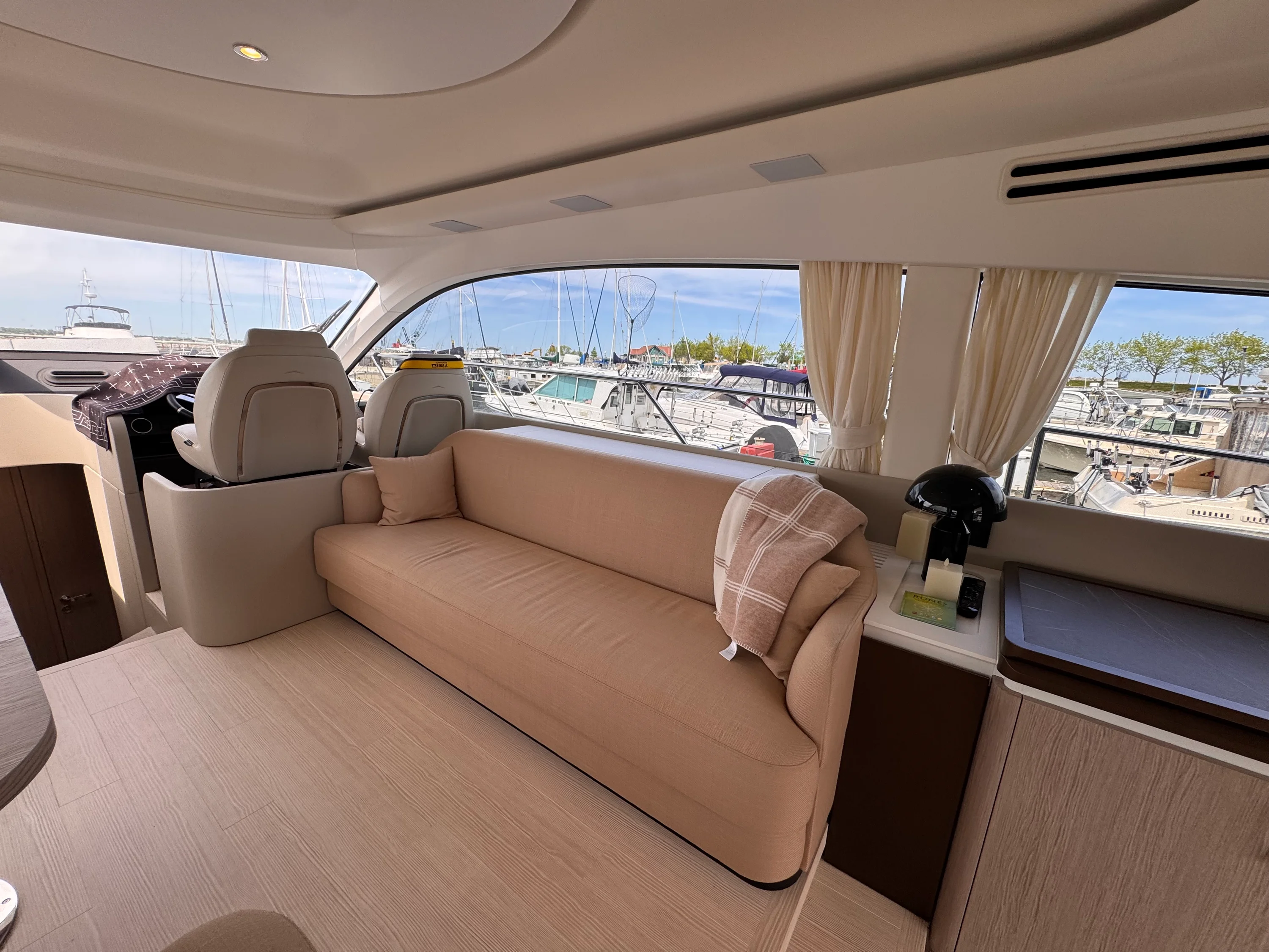 2025 Azimut 53 FLY Image Thumbnail #45