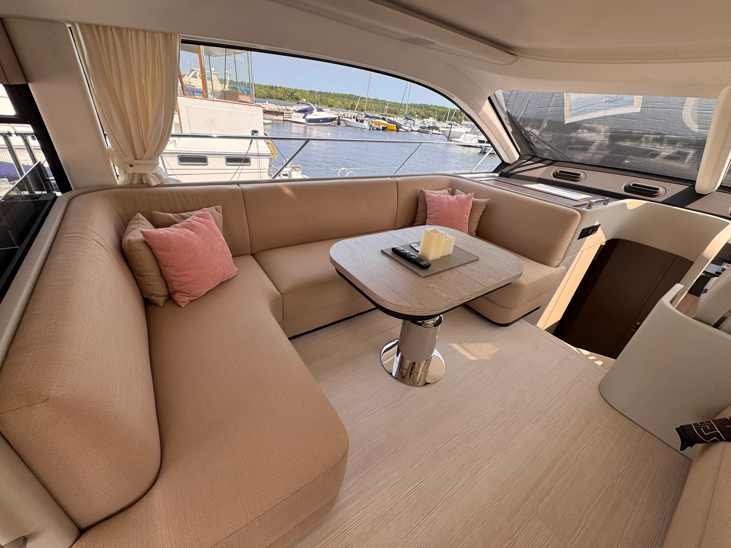 2025 Azimut 53 FLY Image Thumbnail #14