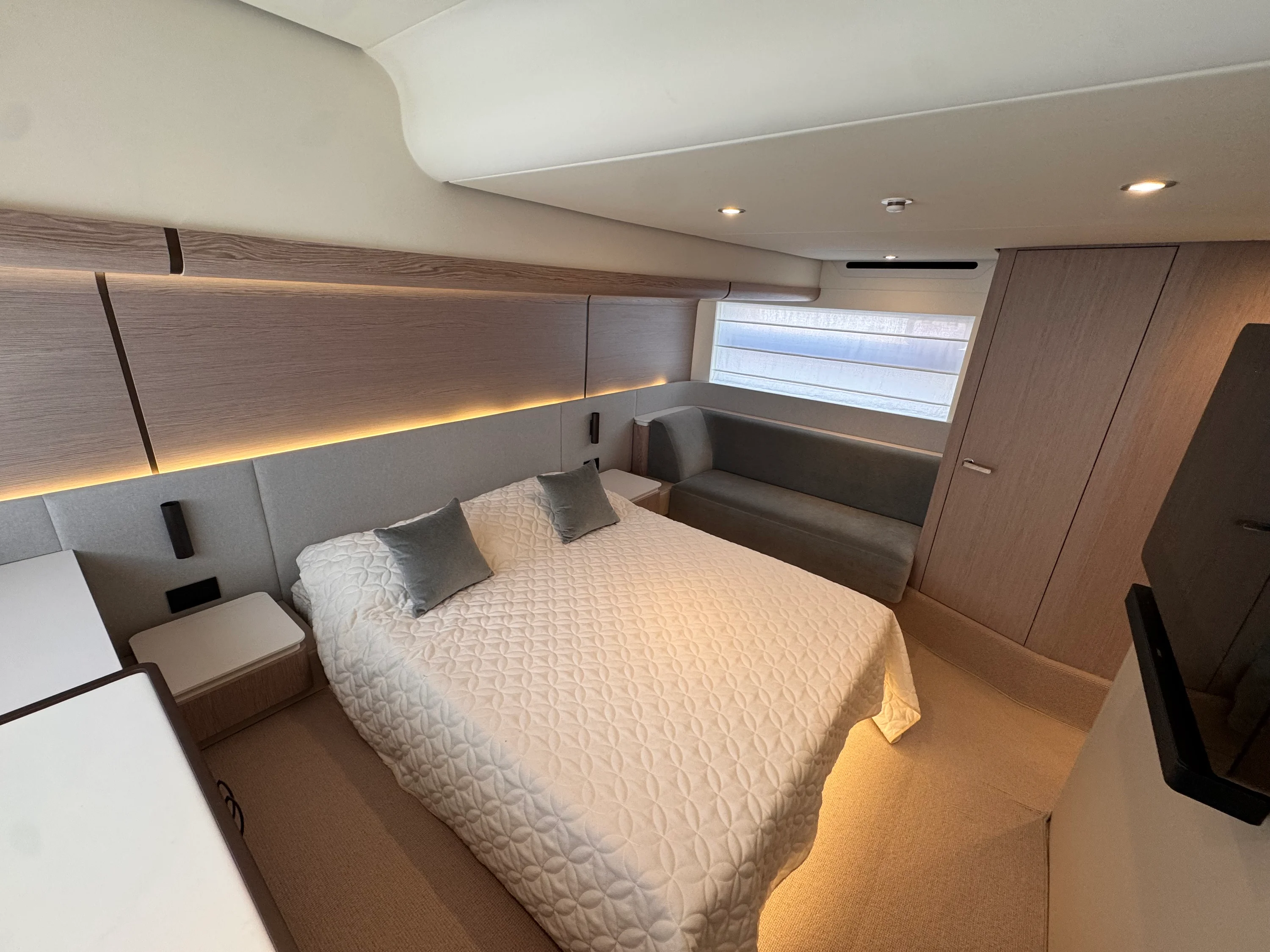 2025 Azimut 53 FLY Image Thumbnail #27