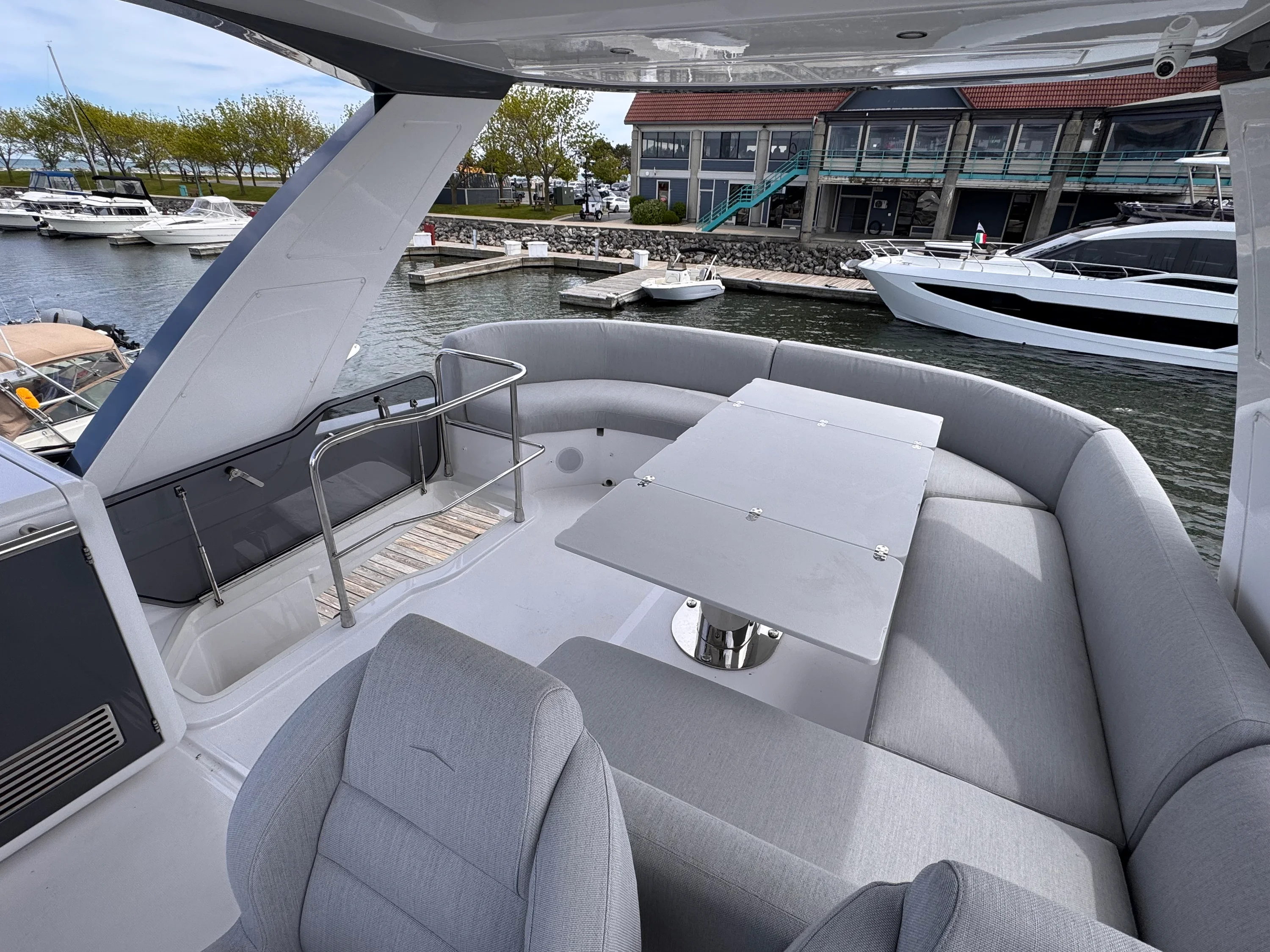 2025 Azimut 53 FLY Image Thumbnail #30