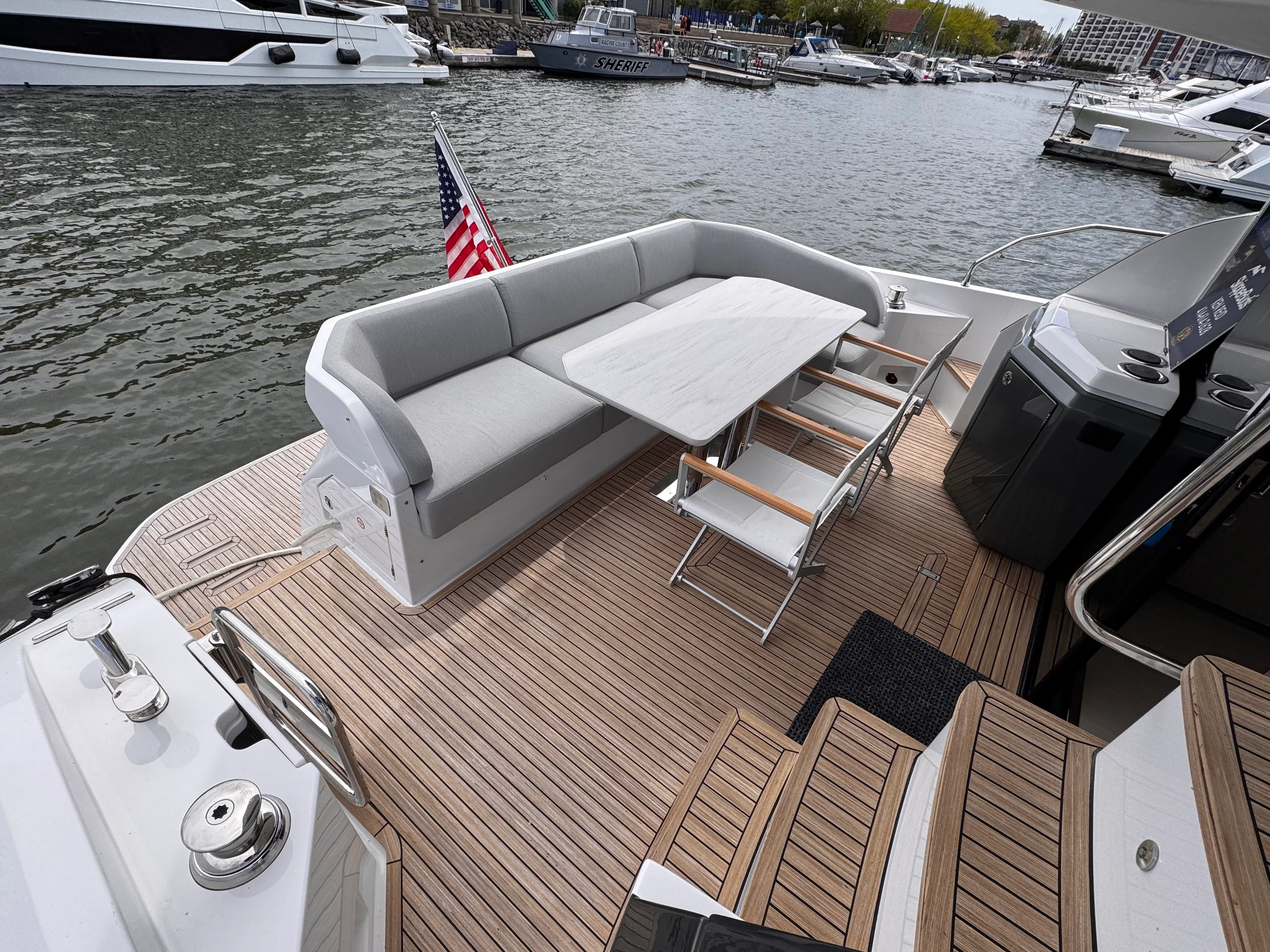 2025 Azimut 53 FLY Image Thumbnail #6