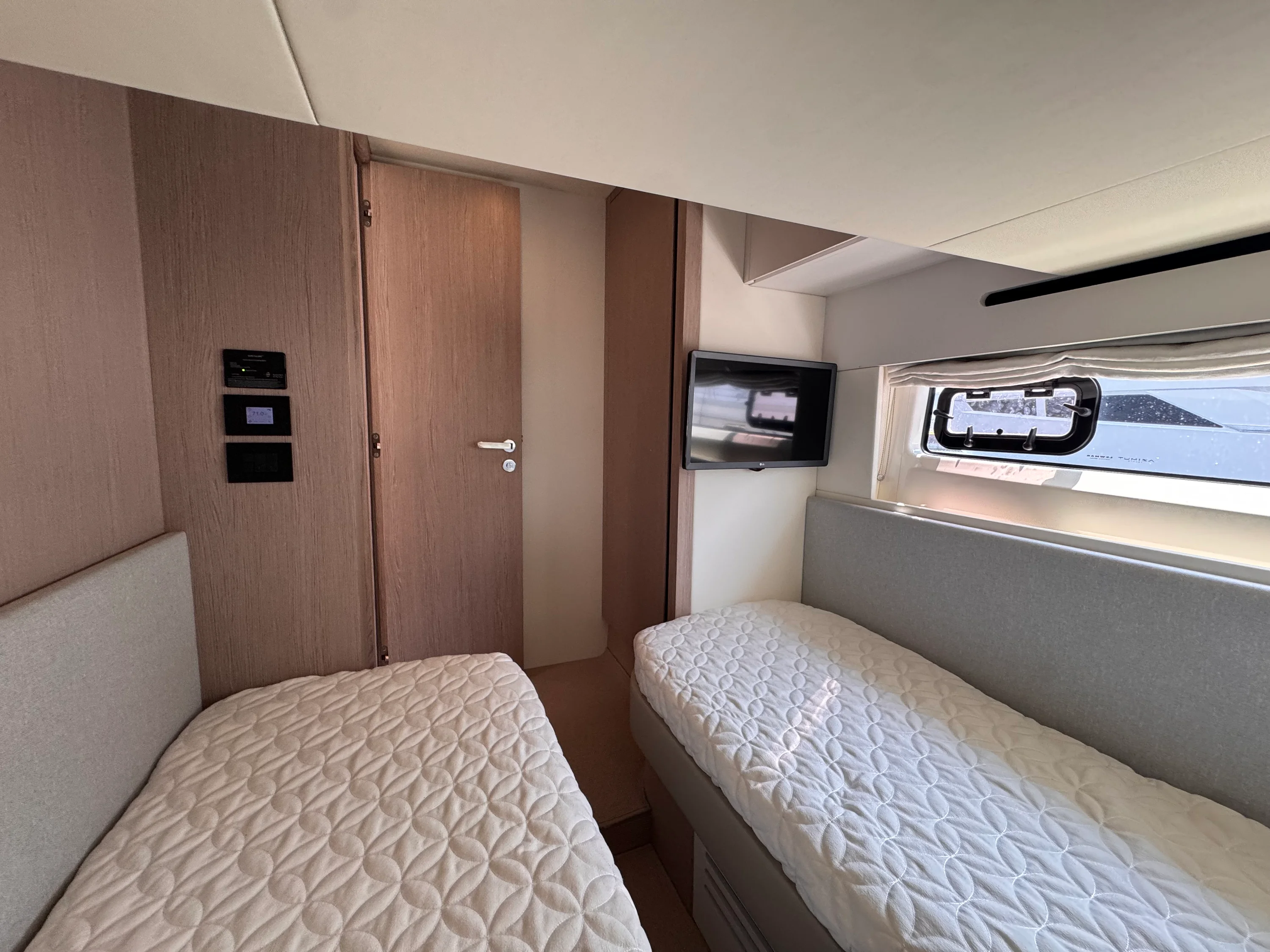 2025 Azimut 53 FLY Image Thumbnail #48