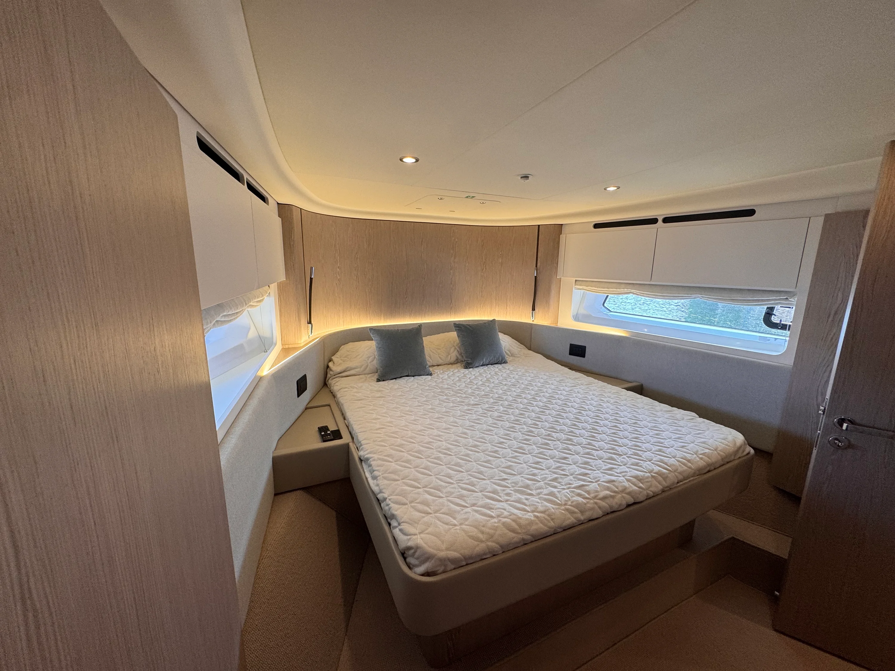 2025 Azimut 53 FLY Image Thumbnail #36