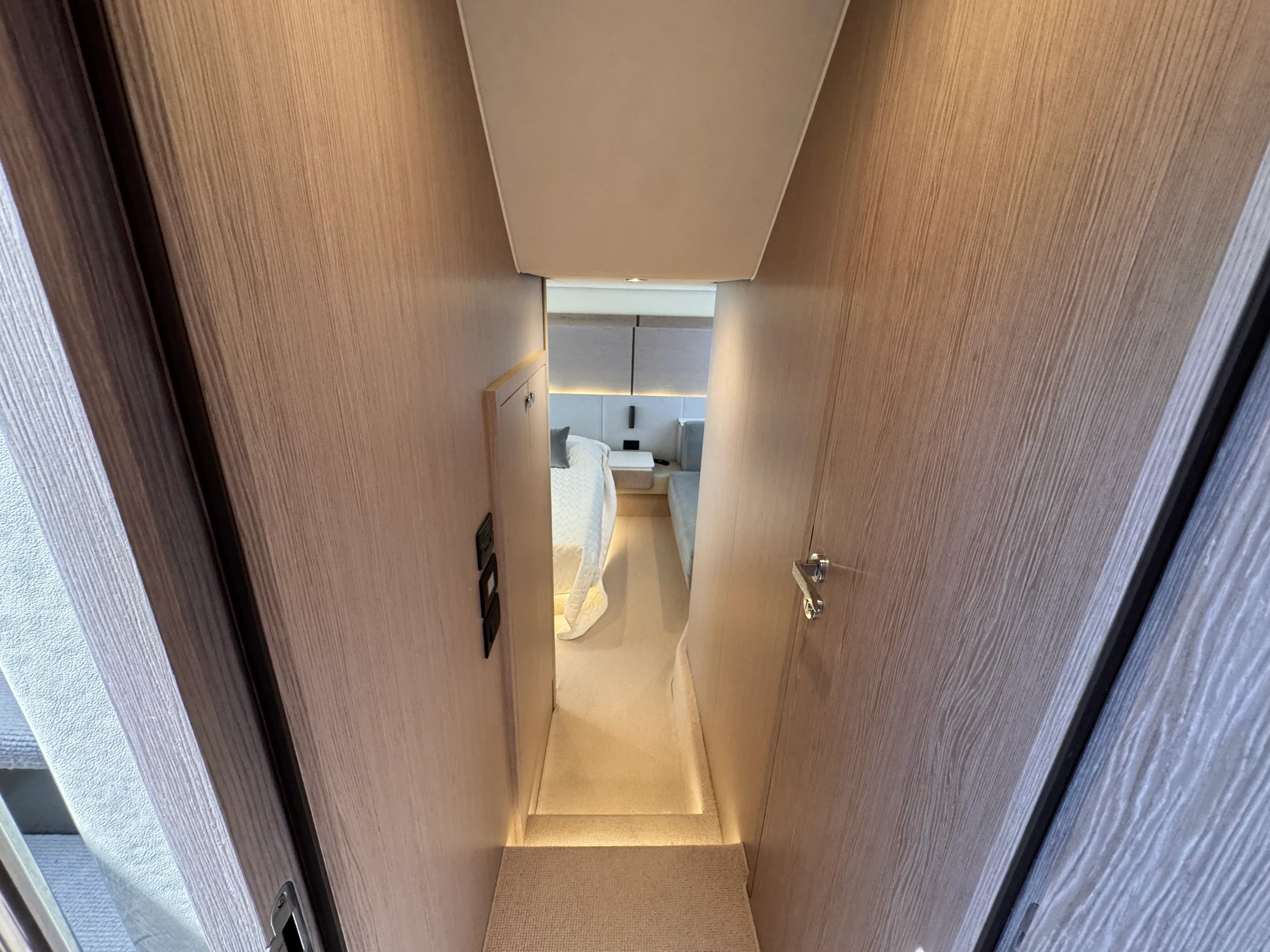 2025 Azimut 53 FLY Image Thumbnail #25