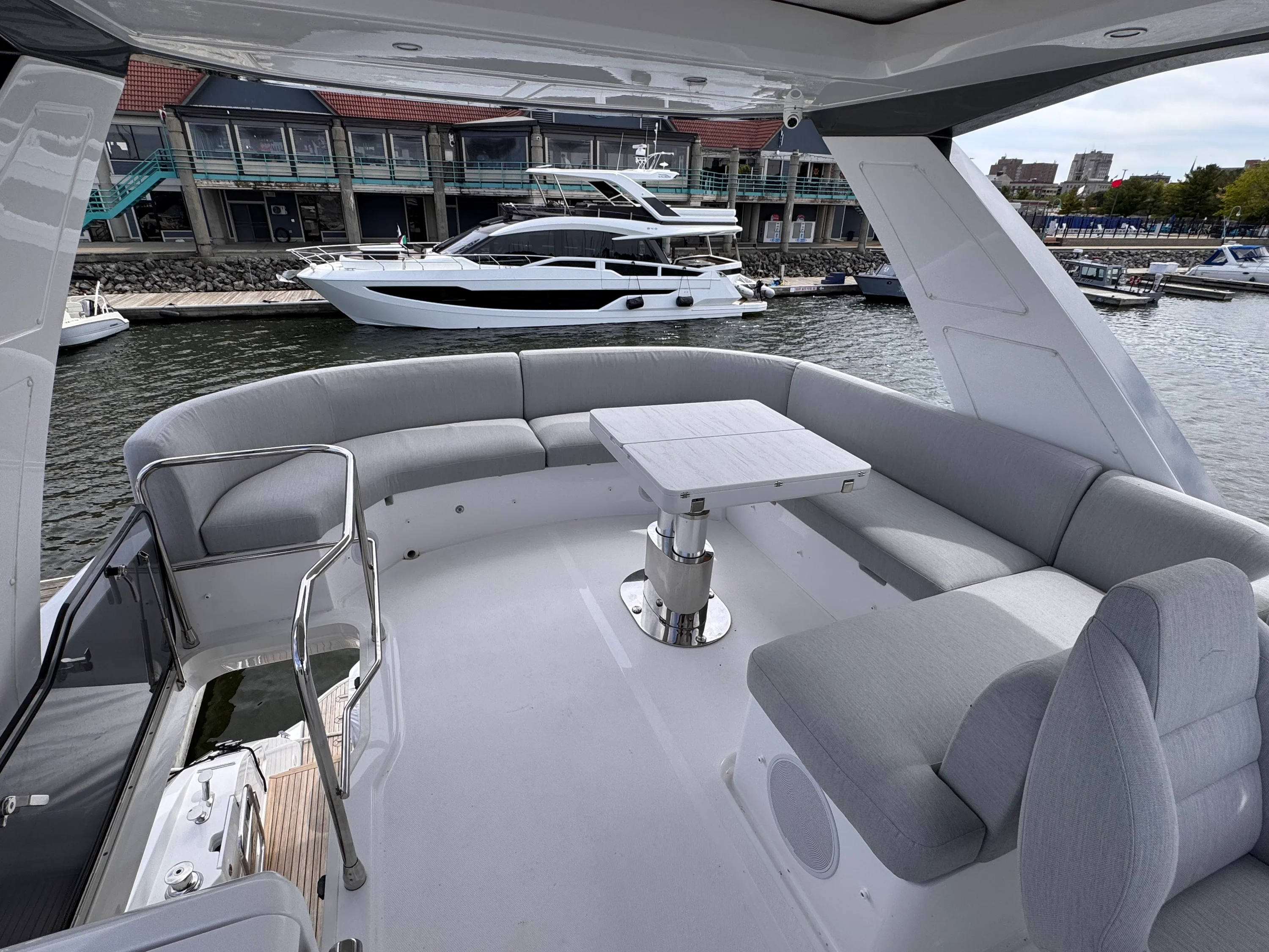 2025 Azimut 53 FLY Image Thumbnail #28