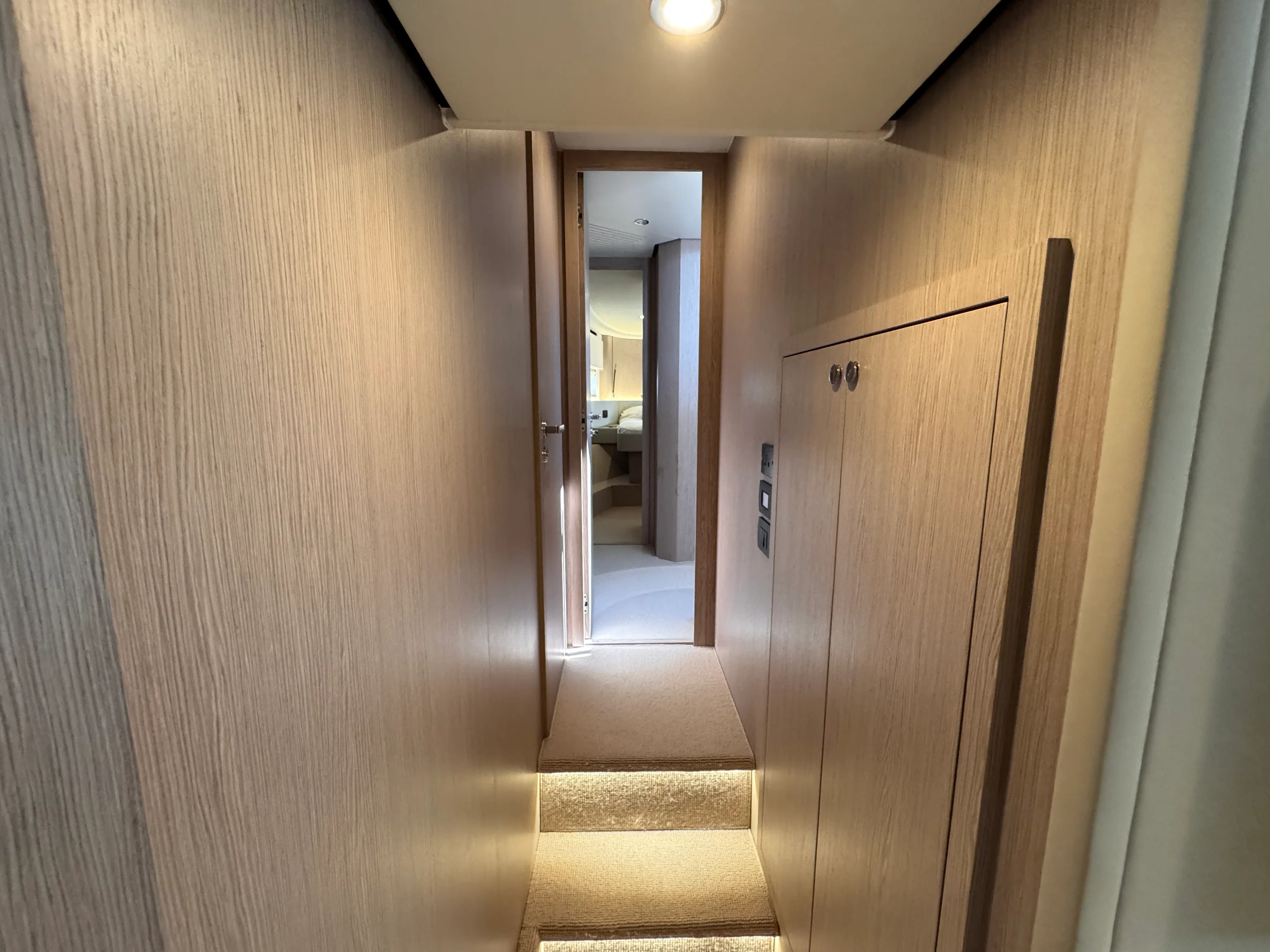 2025 Azimut 53 FLY Image Thumbnail #32