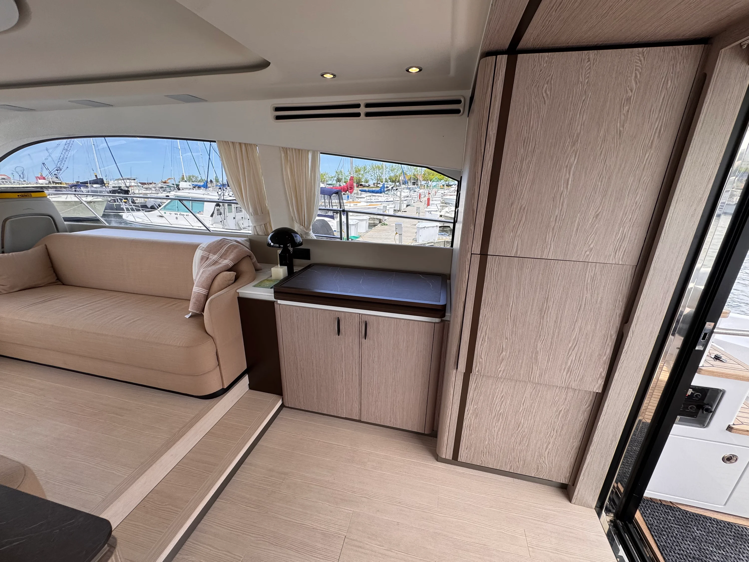 2025 Azimut 53 FLY Image Thumbnail #38