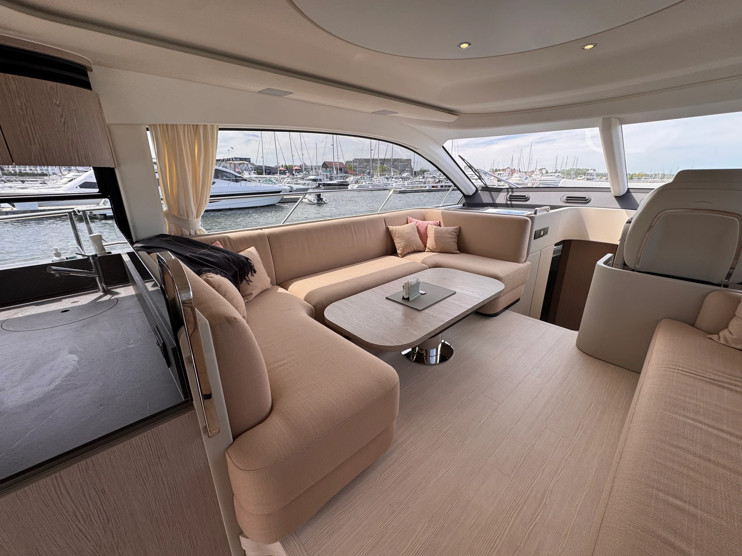 2025 Azimut 53 FLY Image Thumbnail #44