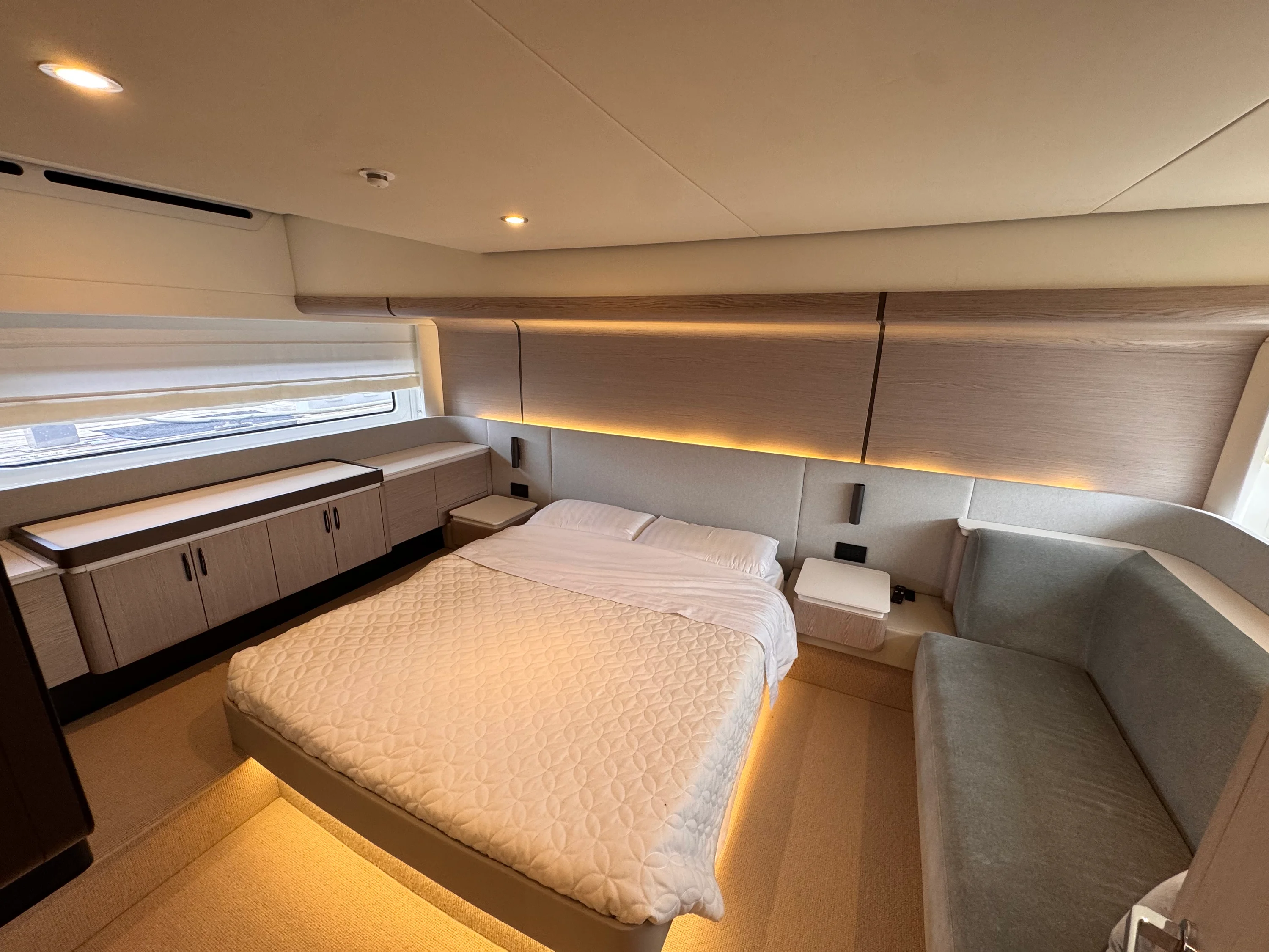 2025 Azimut 53 FLY Image Thumbnail #65