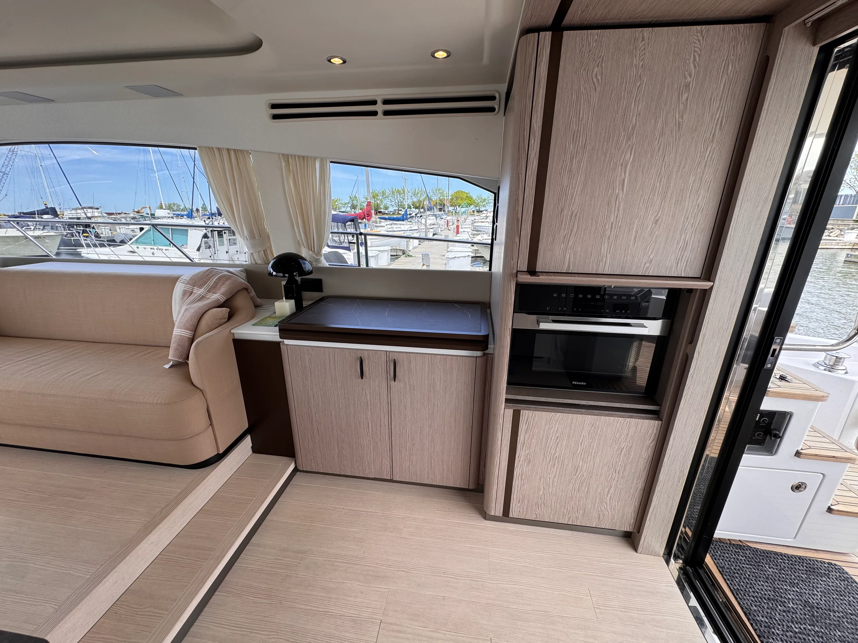 2025 Azimut 53 FLY Image Thumbnail #39