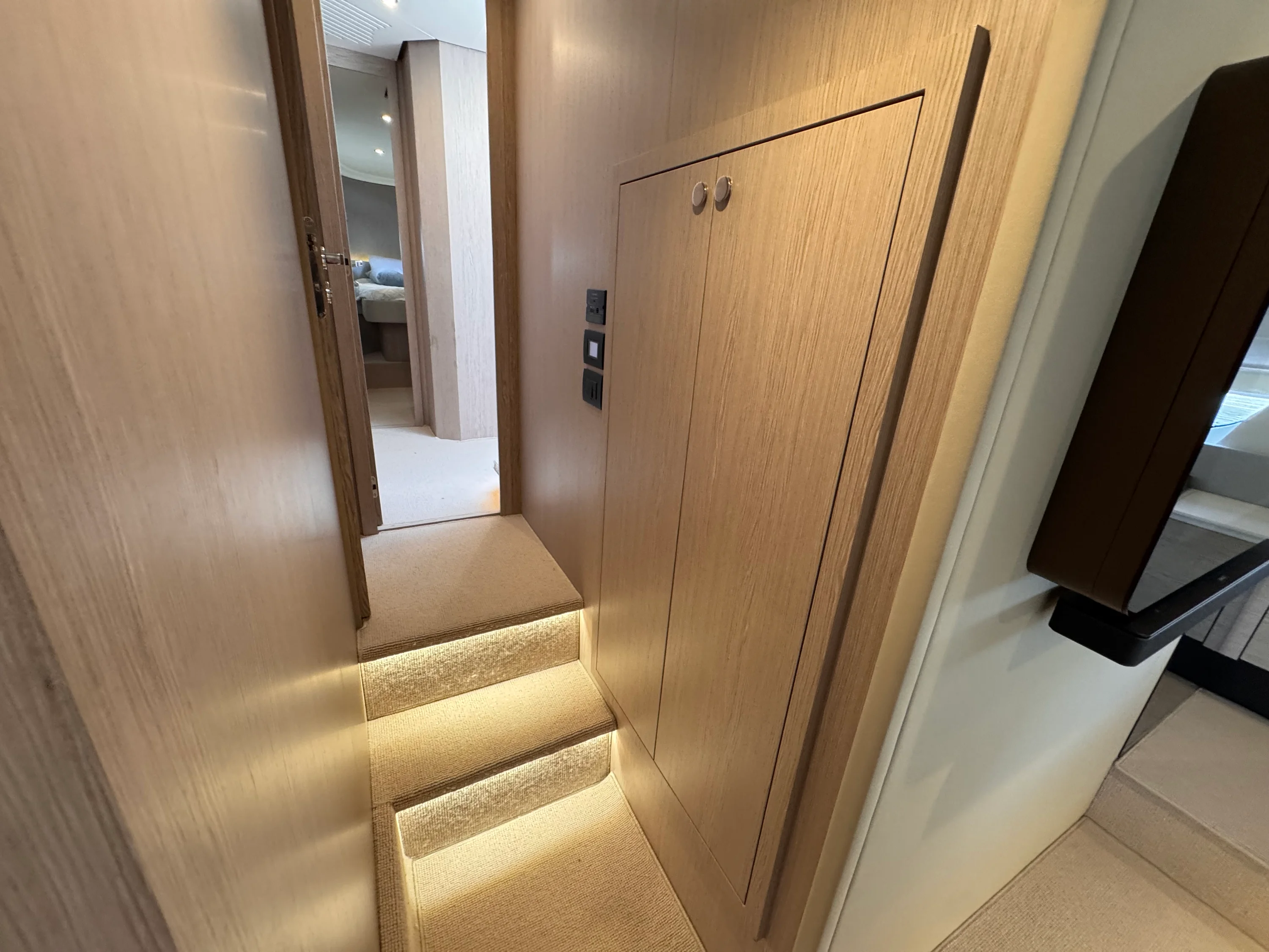 2025 Azimut 53 FLY Image Thumbnail #71