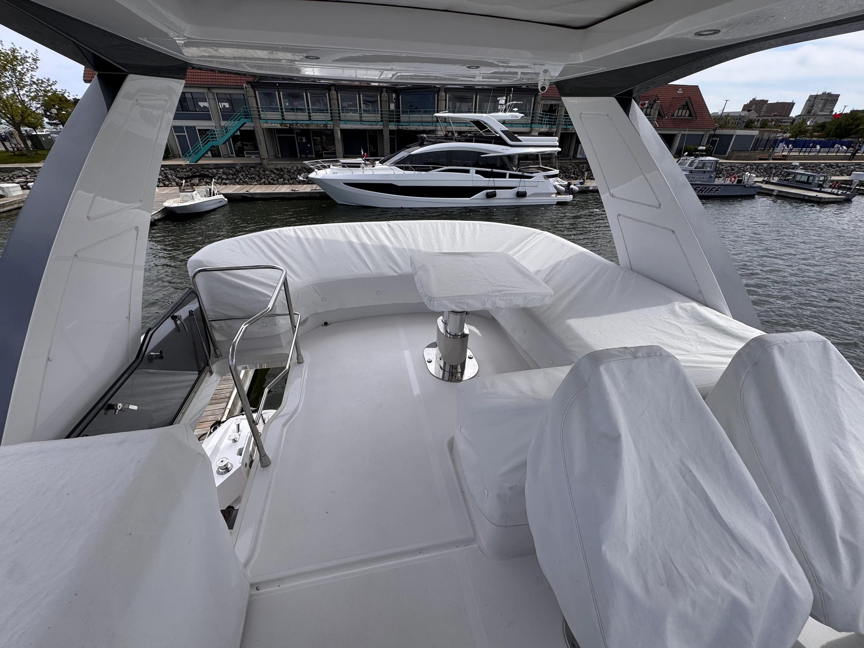 2025 Azimut 53 FLY Image Thumbnail #18