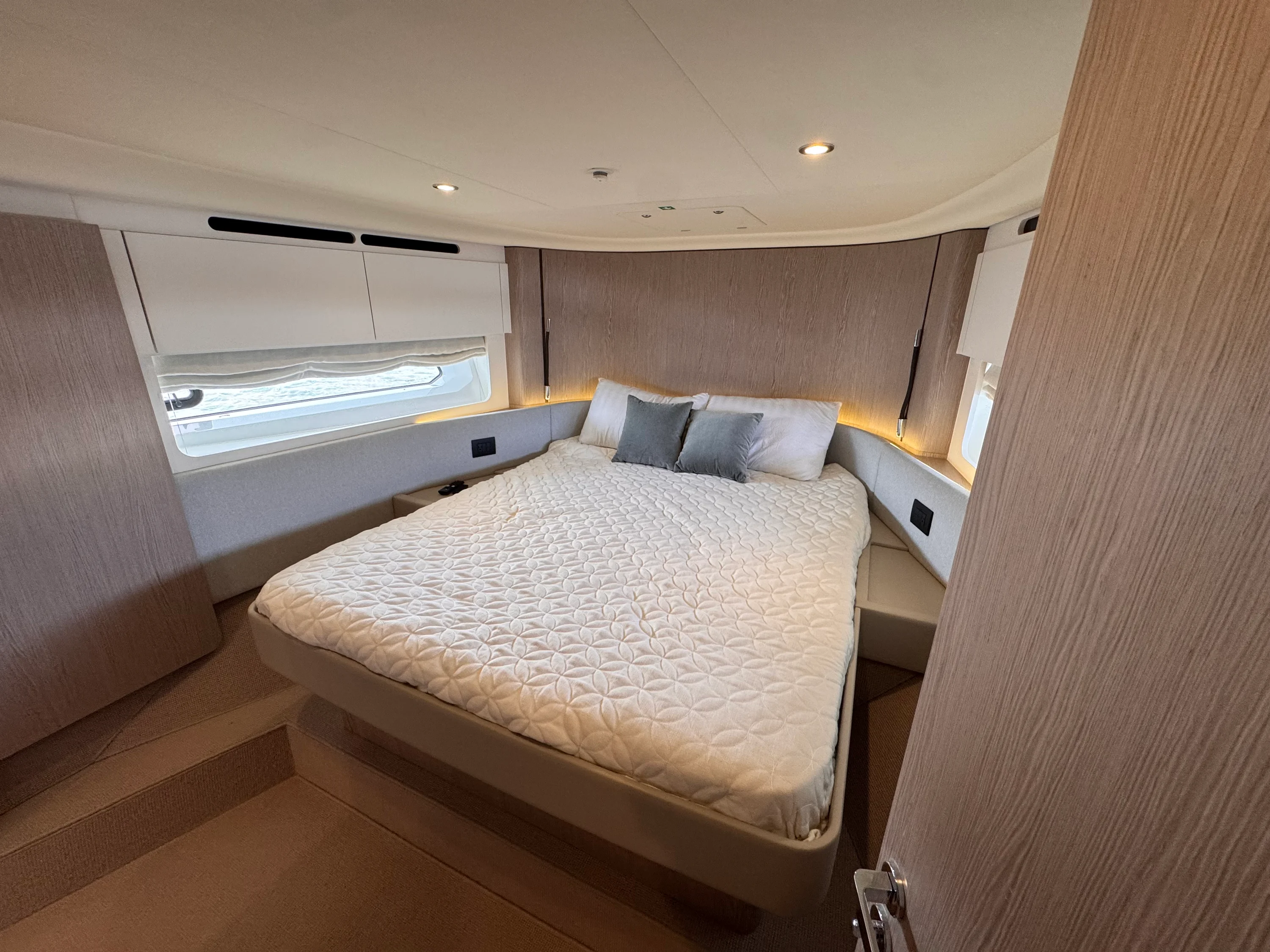 2025 Azimut 53 FLY Image Thumbnail #78