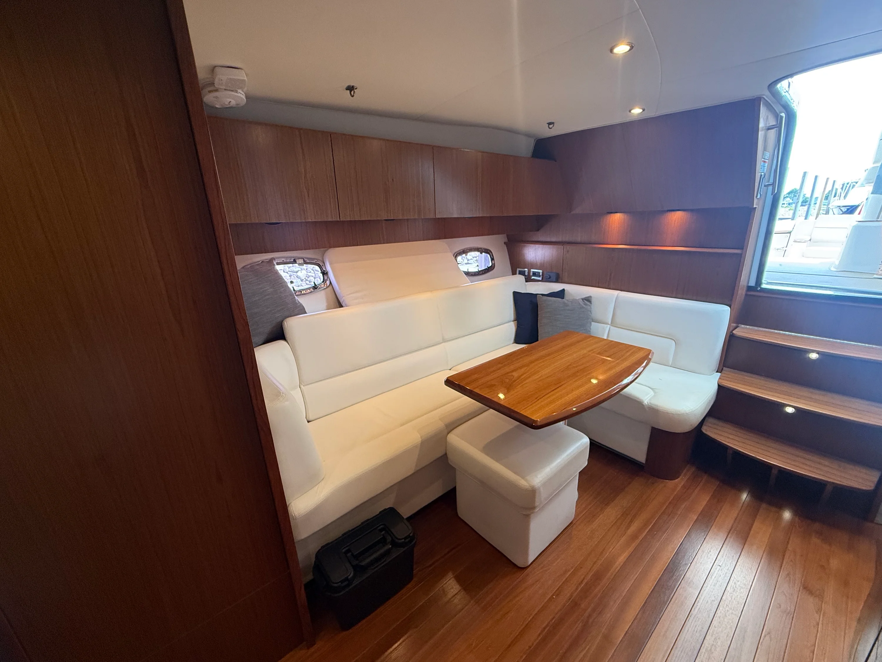 2016 Tiara Yachts 39 CORONET Image Thumbnail #17
