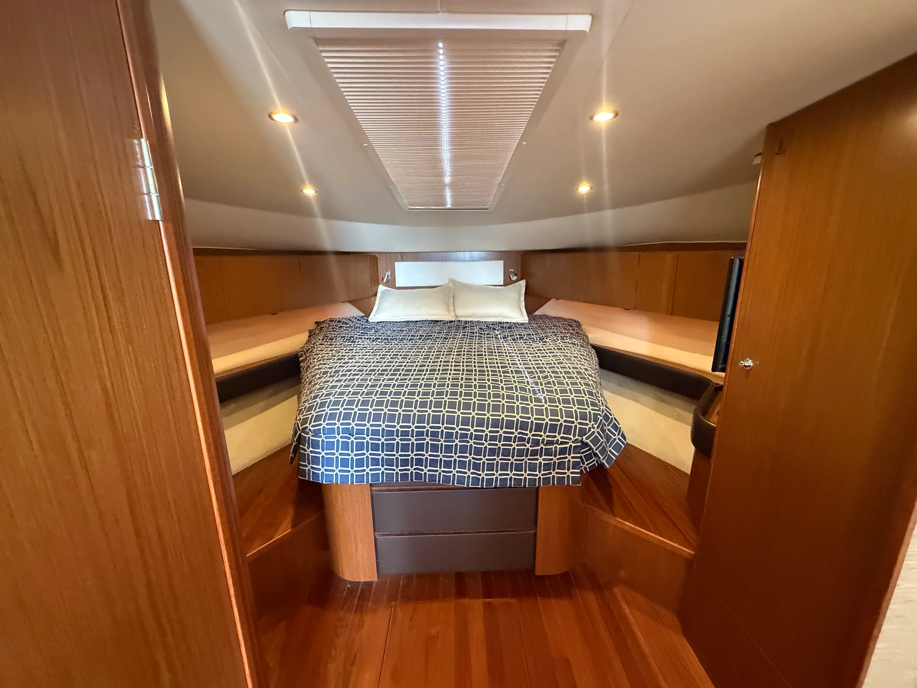 2016 Tiara Yachts 39 CORONET Image Thumbnail #18