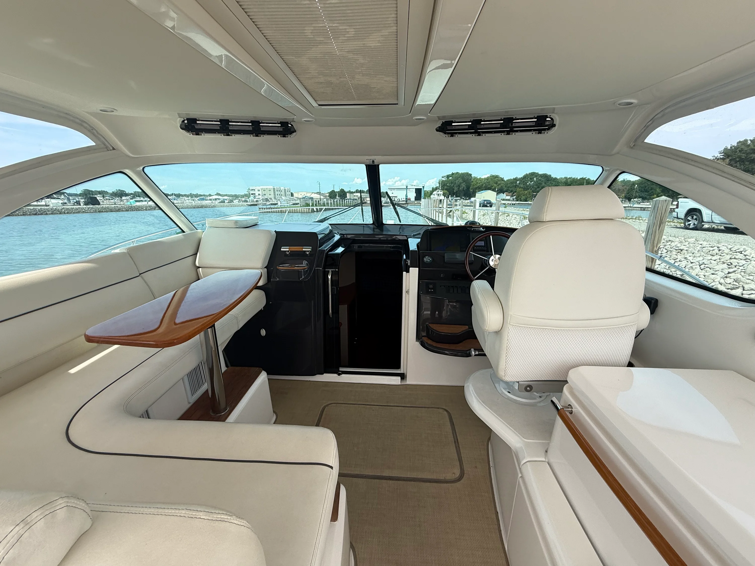 2016 Tiara Yachts 39 CORONET Image Thumbnail #23