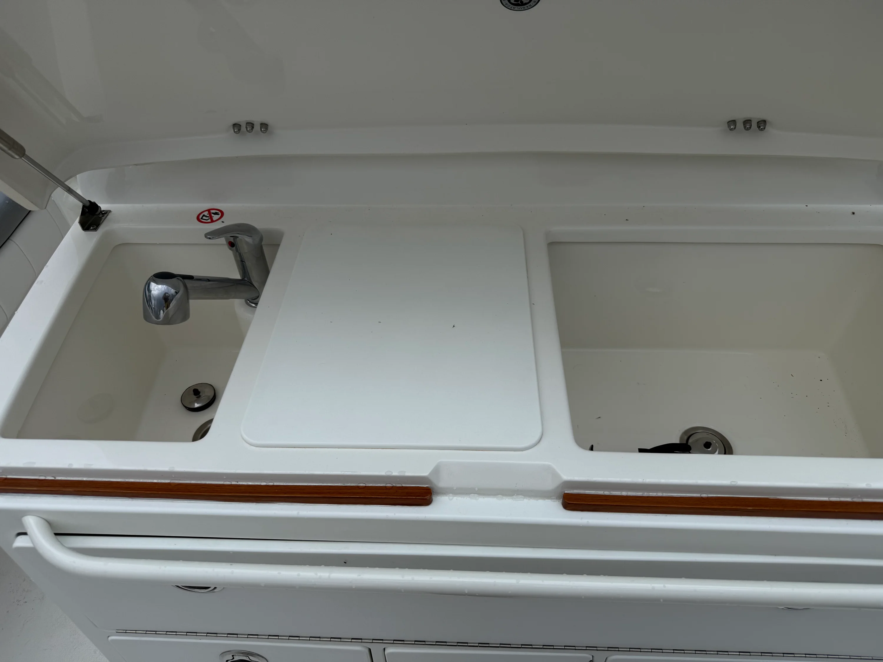 2019 Regulator 31 Image Thumbnail #7