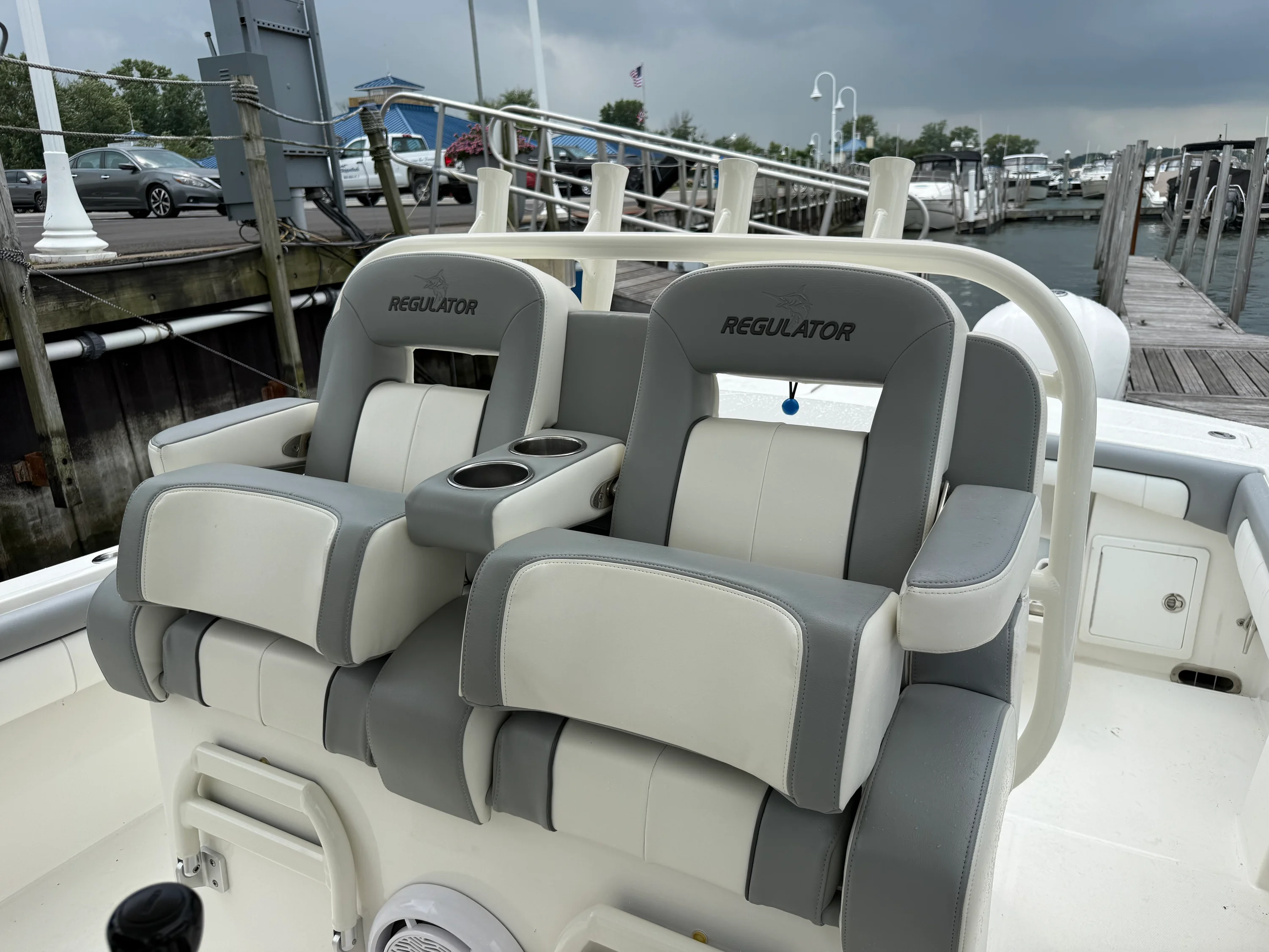 2019 Regulator 31 Image Thumbnail #19