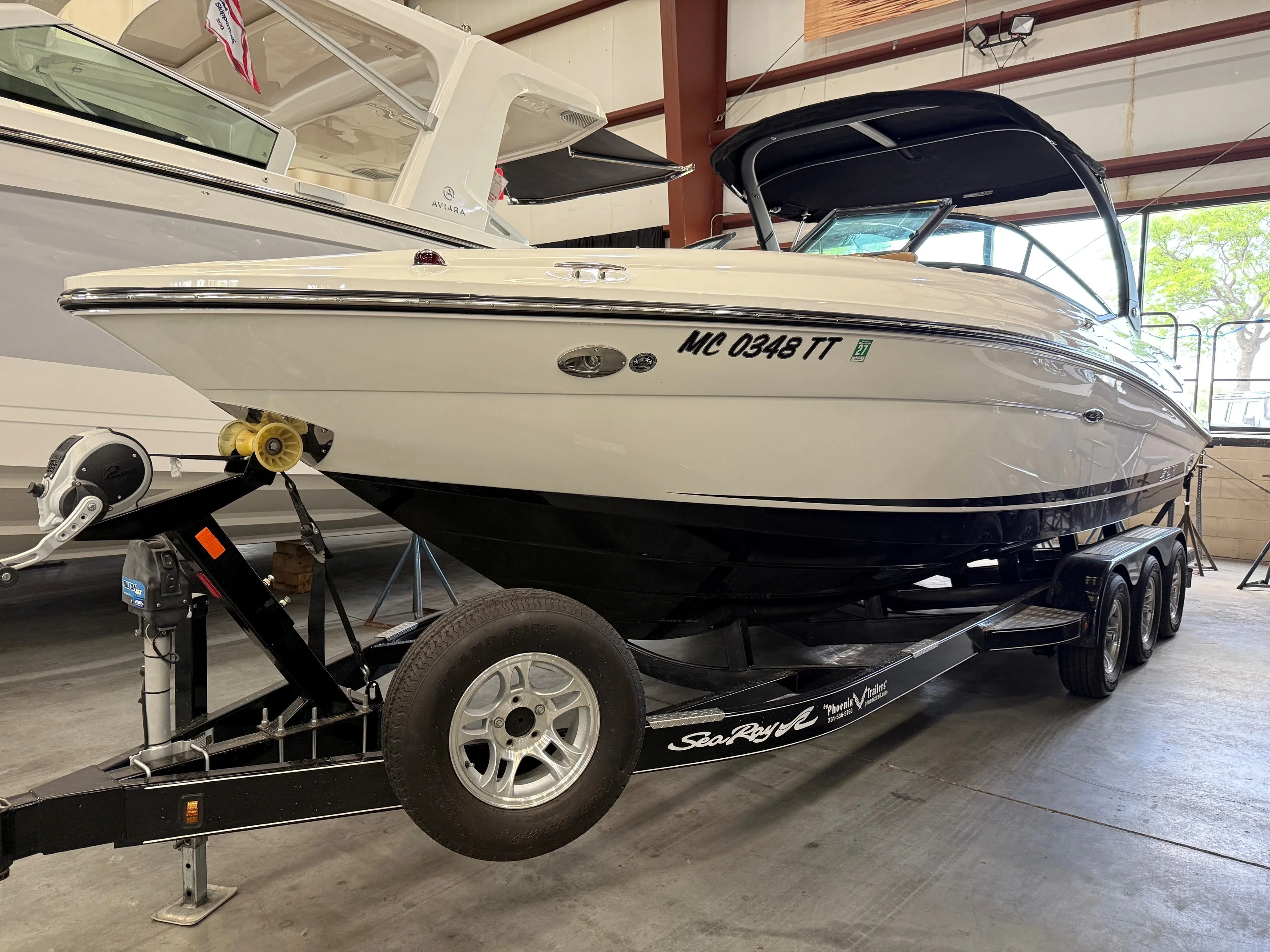 2016 Sea Ray SLX 250 Image Thumbnail #8