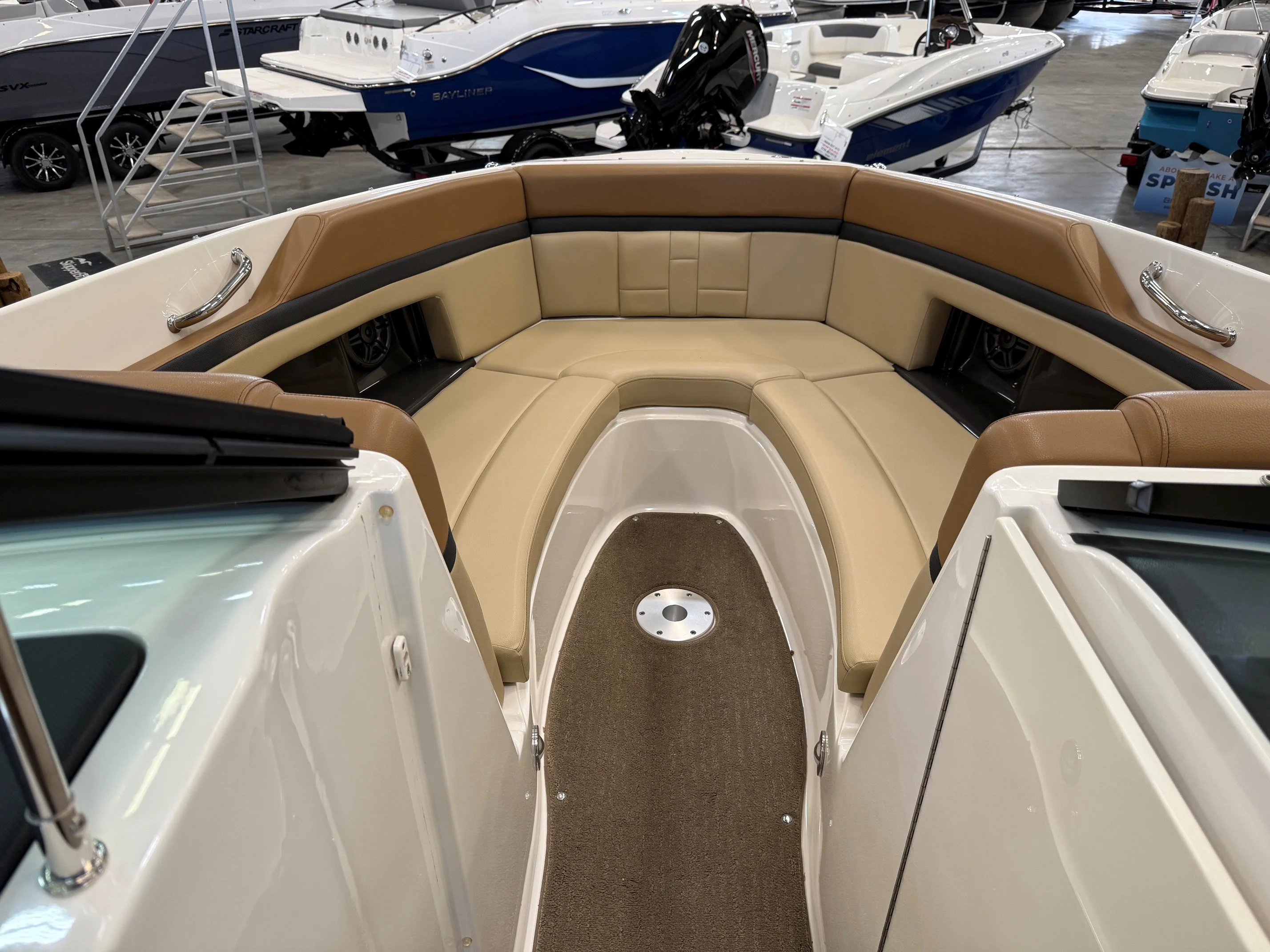 2016 Sea Ray SLX 250 Image Thumbnail #4