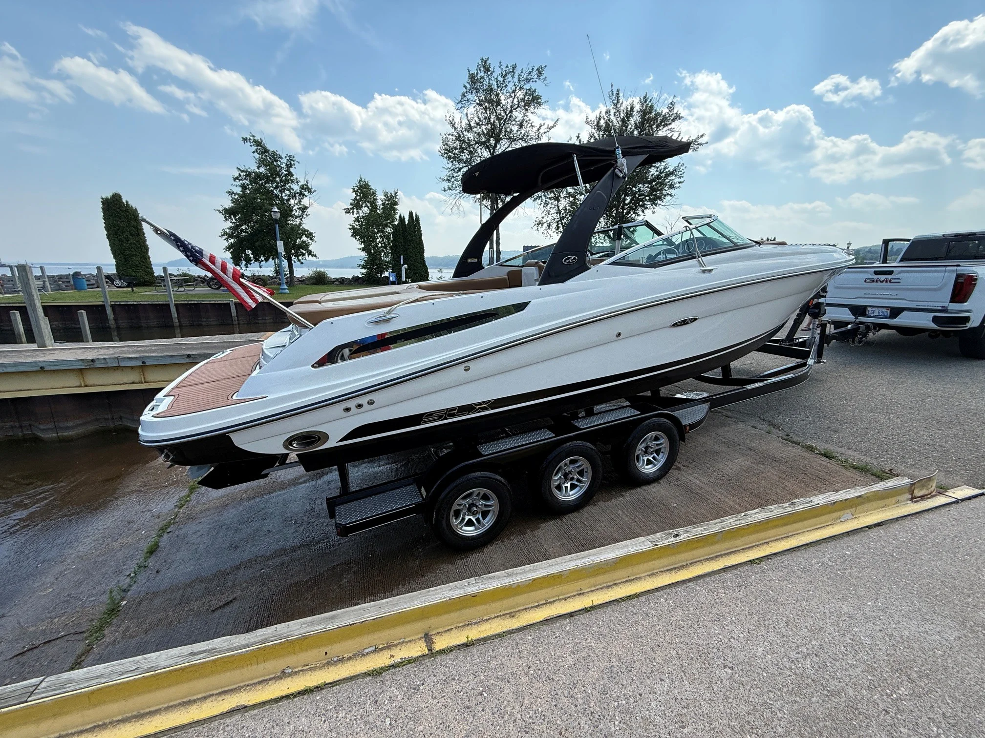 2016 Sea Ray SLX 250 Image Thumbnail #22