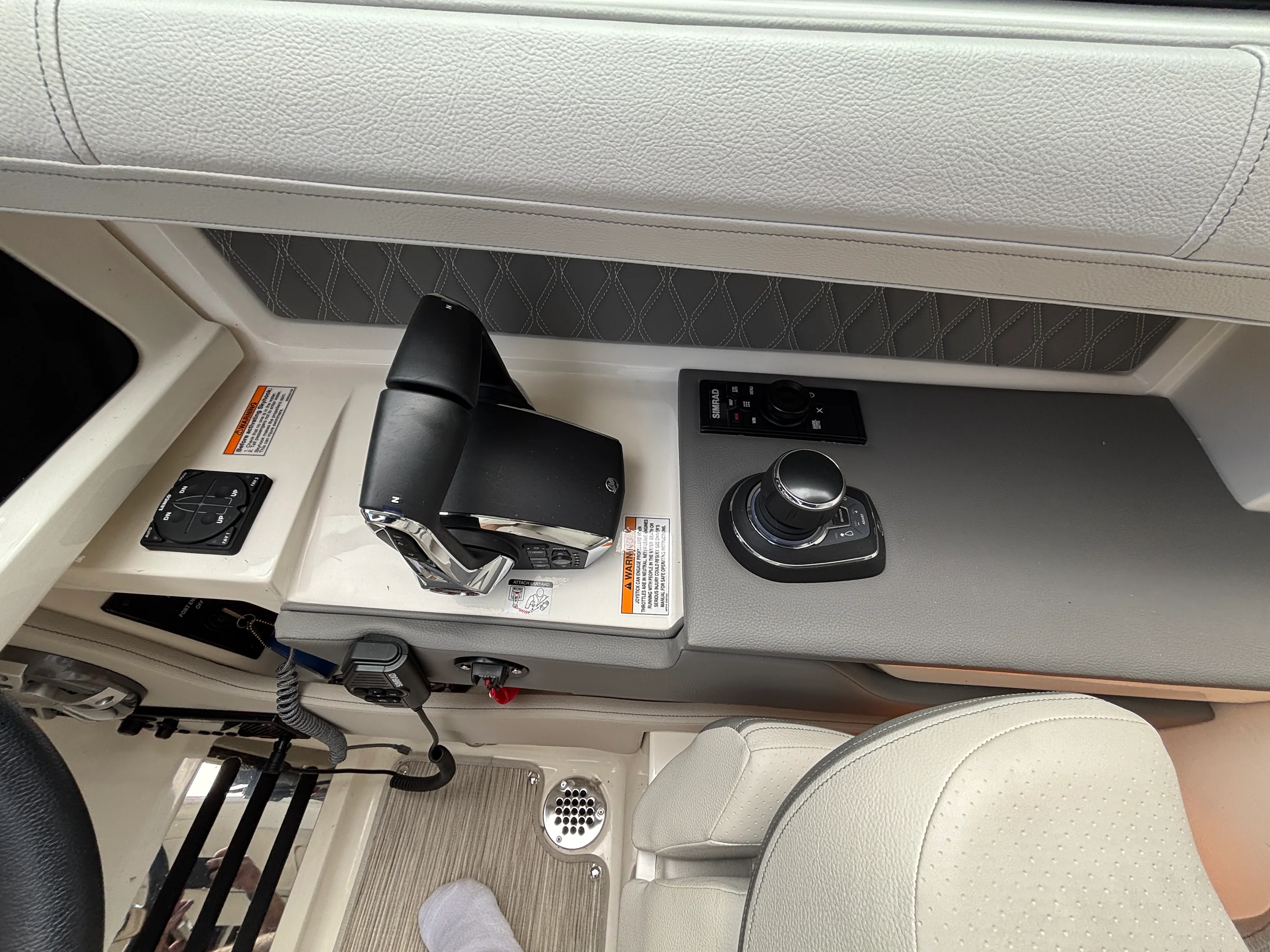 2024 Sea Ray 310 SLX Image Thumbnail #8