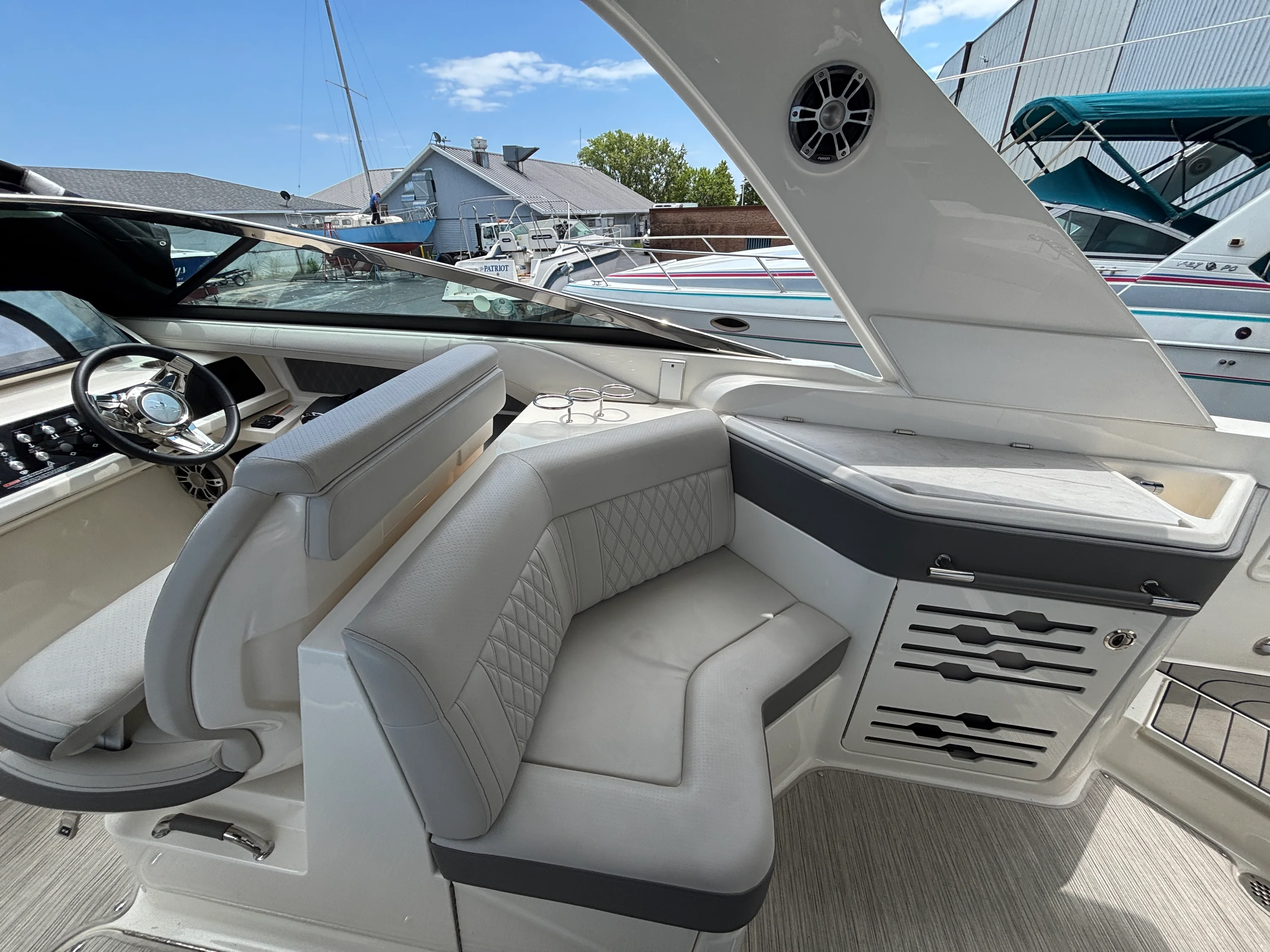2024 Sea Ray 310 SLX Image Thumbnail #4
