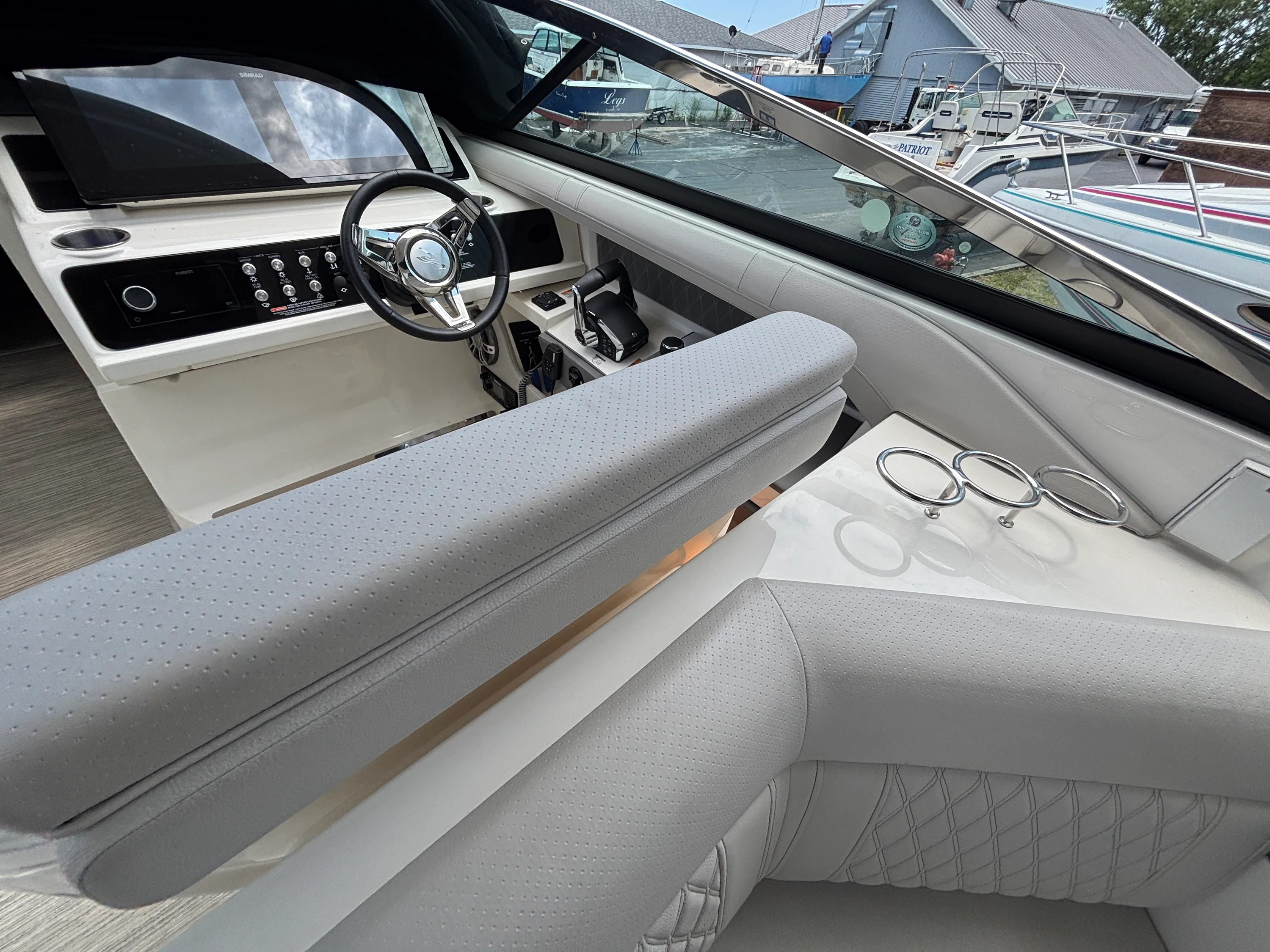 2024 Sea Ray 310 SLX Image Thumbnail #7