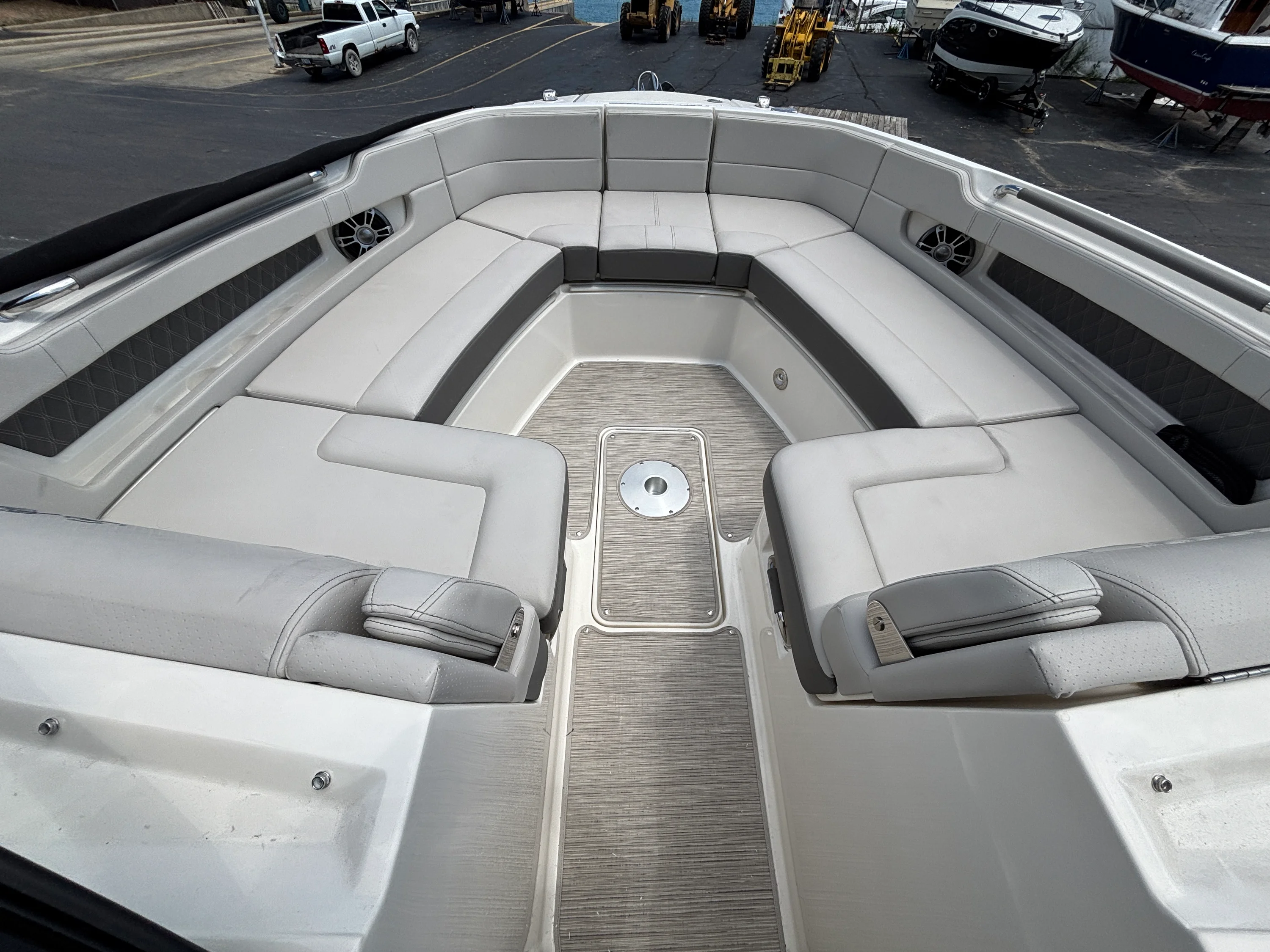 2024 Sea Ray 310 SLX Image Thumbnail #10
