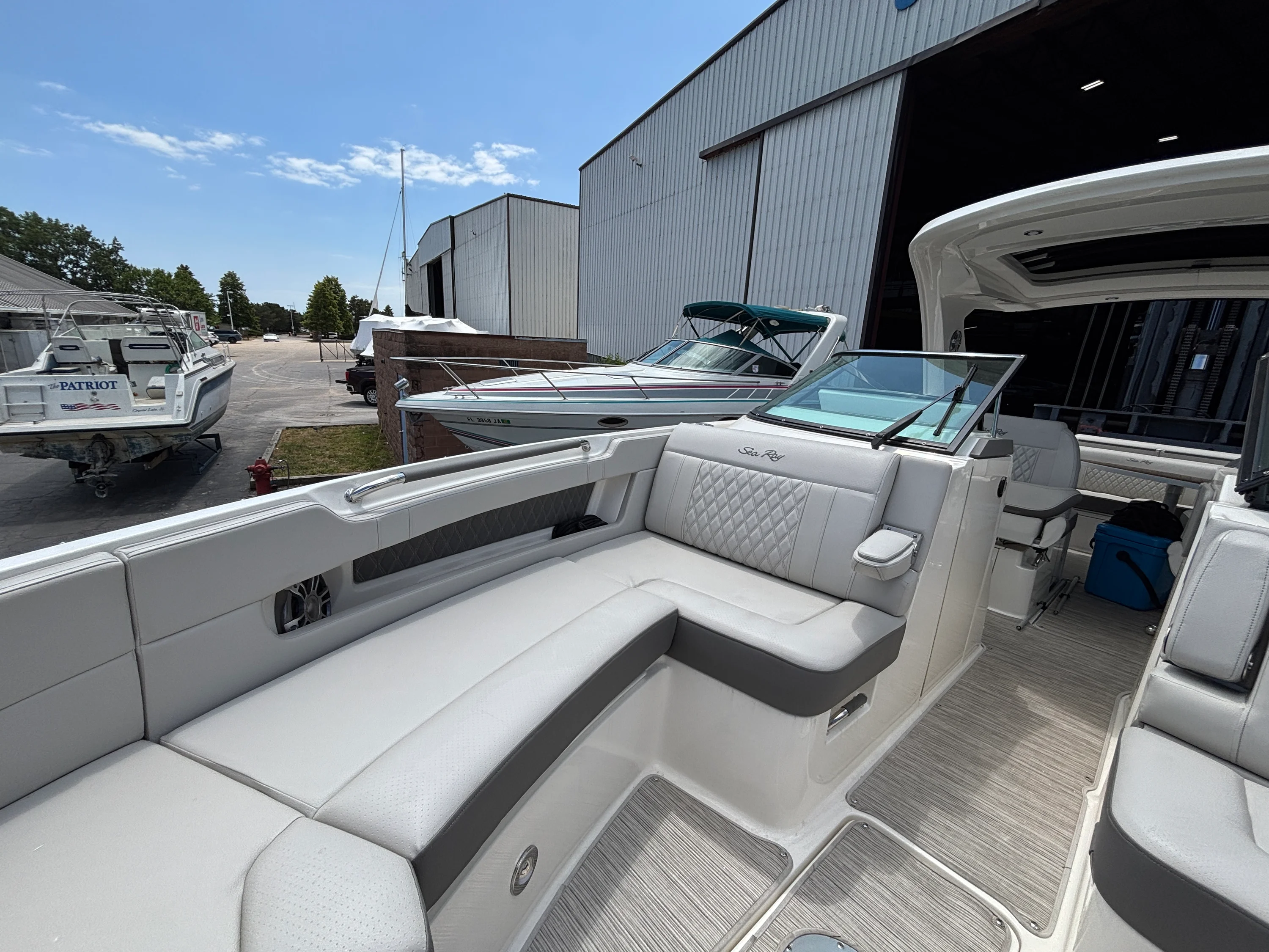 2024 Sea Ray 310 SLX Image Thumbnail #12
