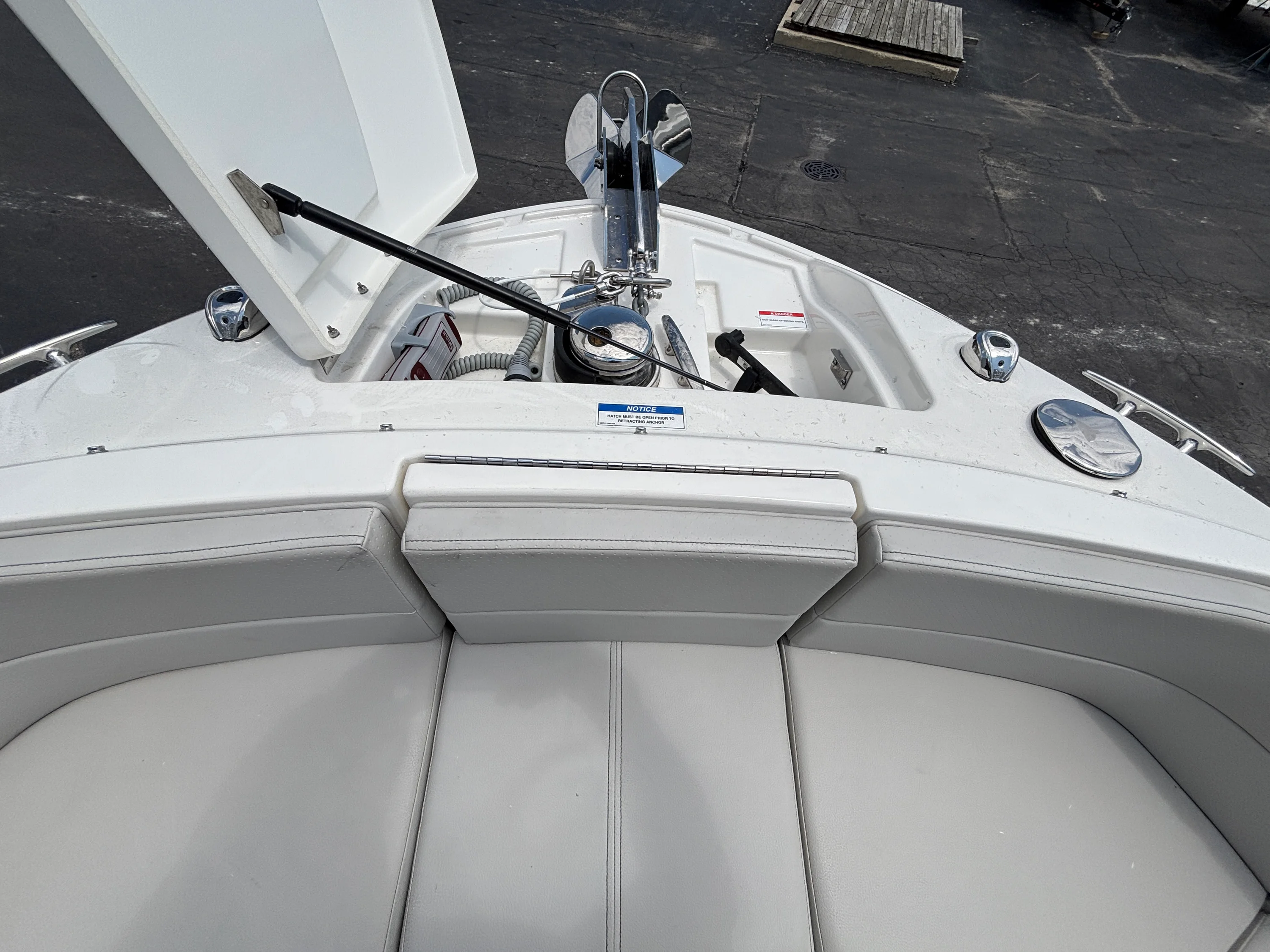 2024 Sea Ray 310 SLX Image Thumbnail #11