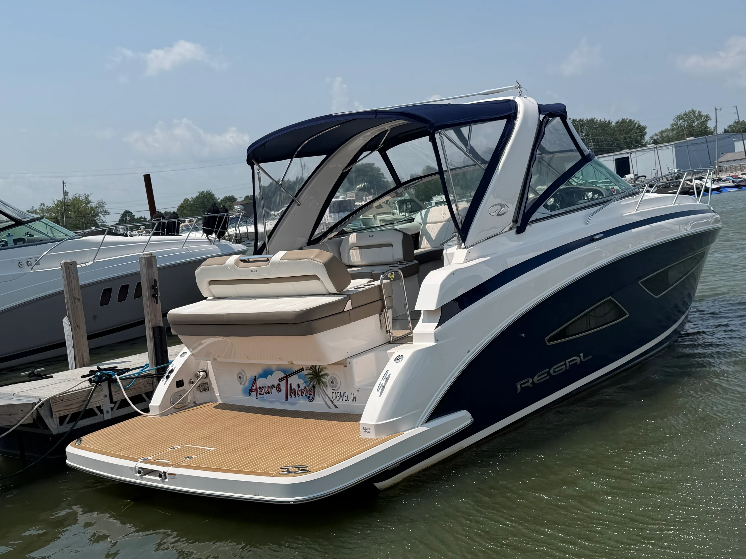 2017 Regal 32 EXPRESS Image Thumbnail #1