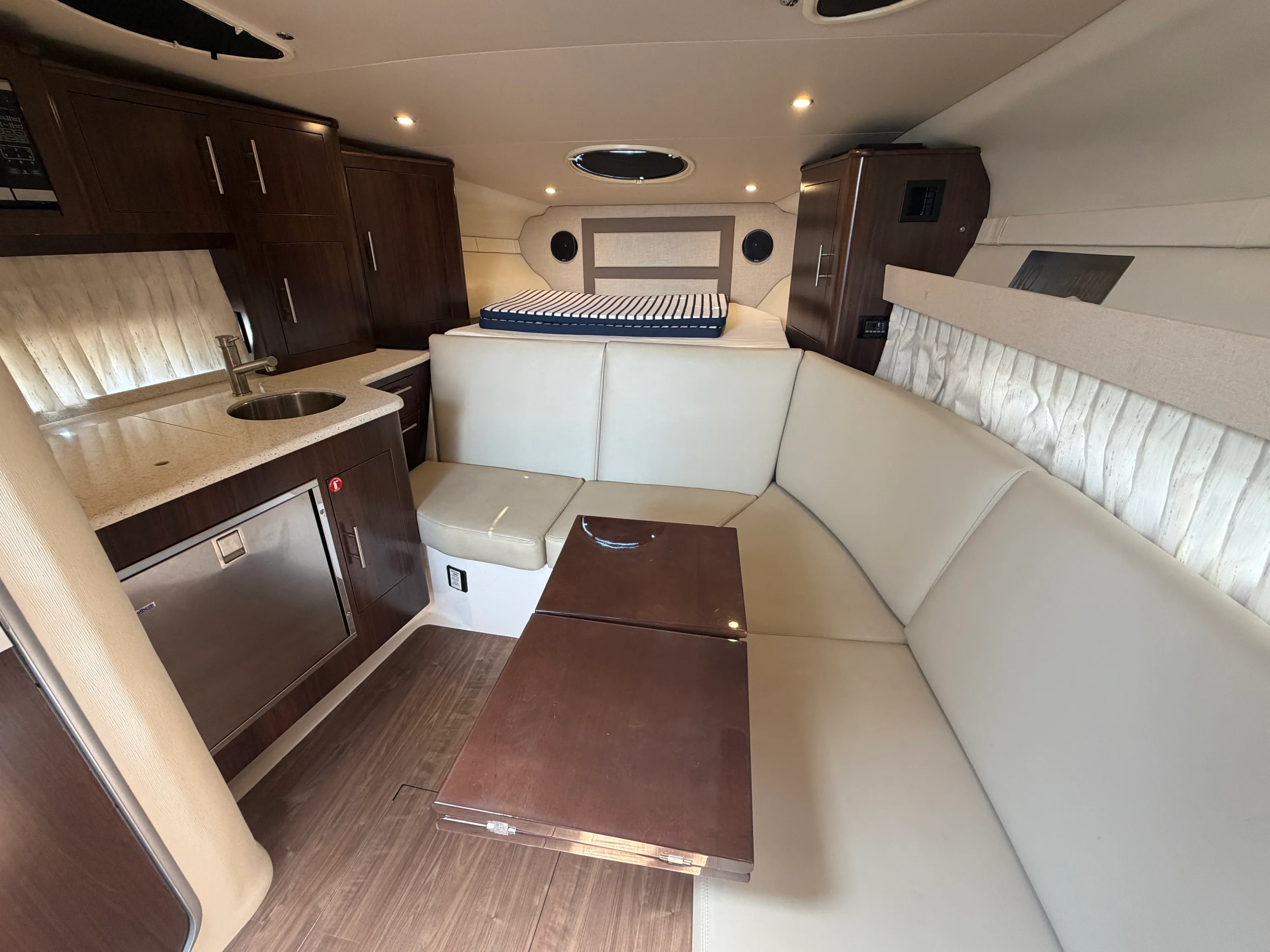 2017 Regal 32 EXPRESS Image Thumbnail #17