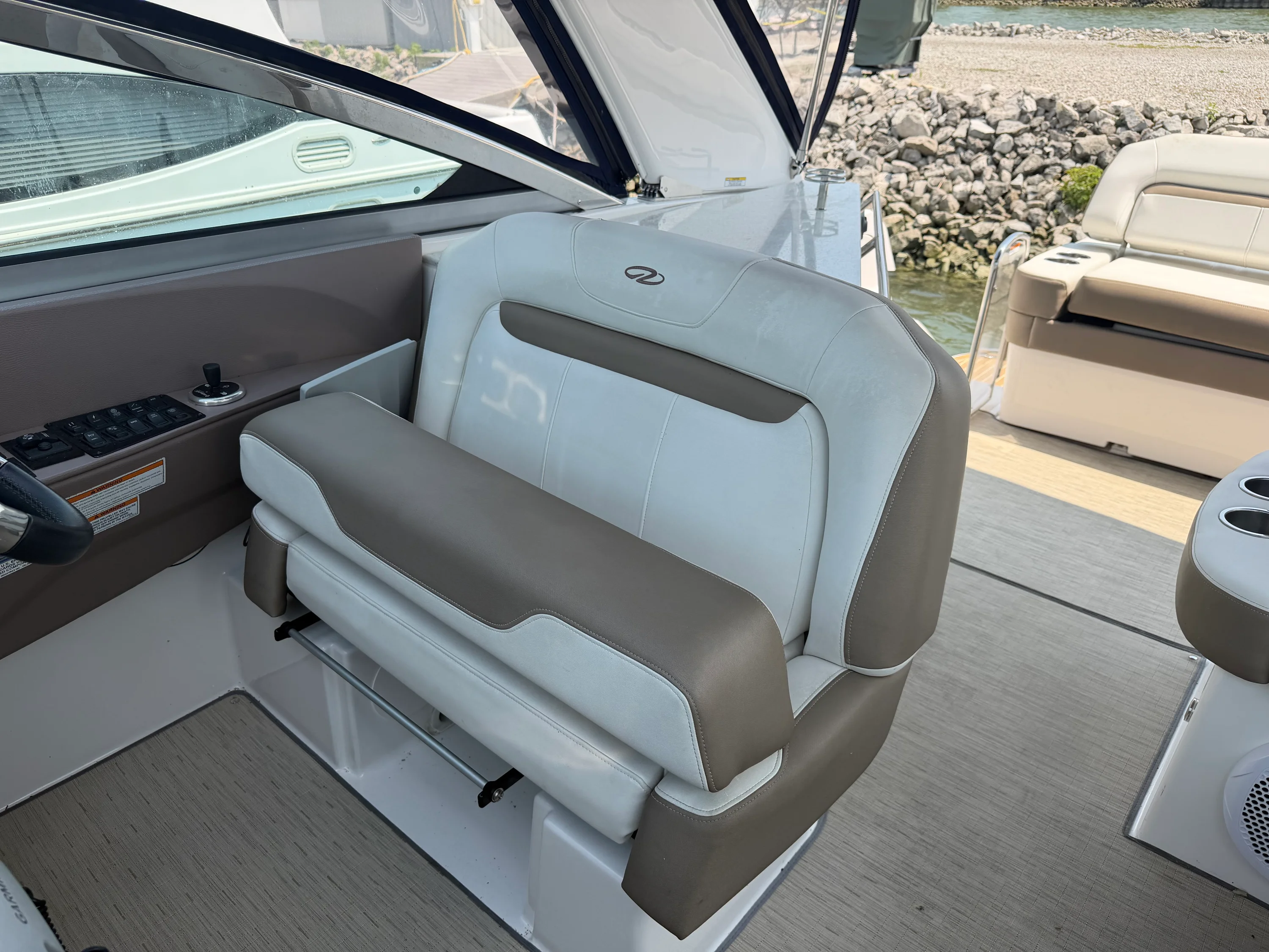 2017 Regal 32 EXPRESS Image Thumbnail #16