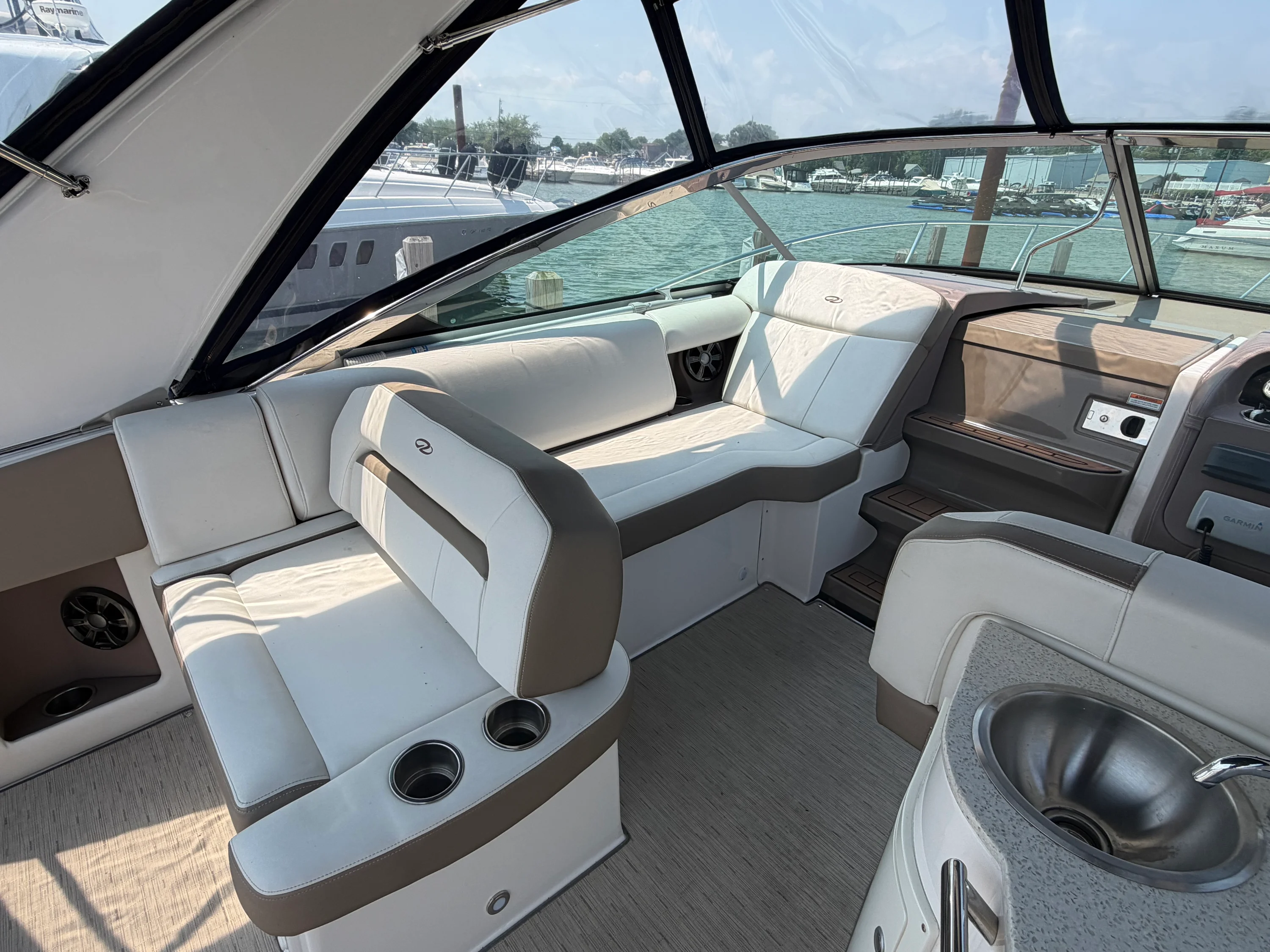 2017 Regal 32 EXPRESS Image Thumbnail #10