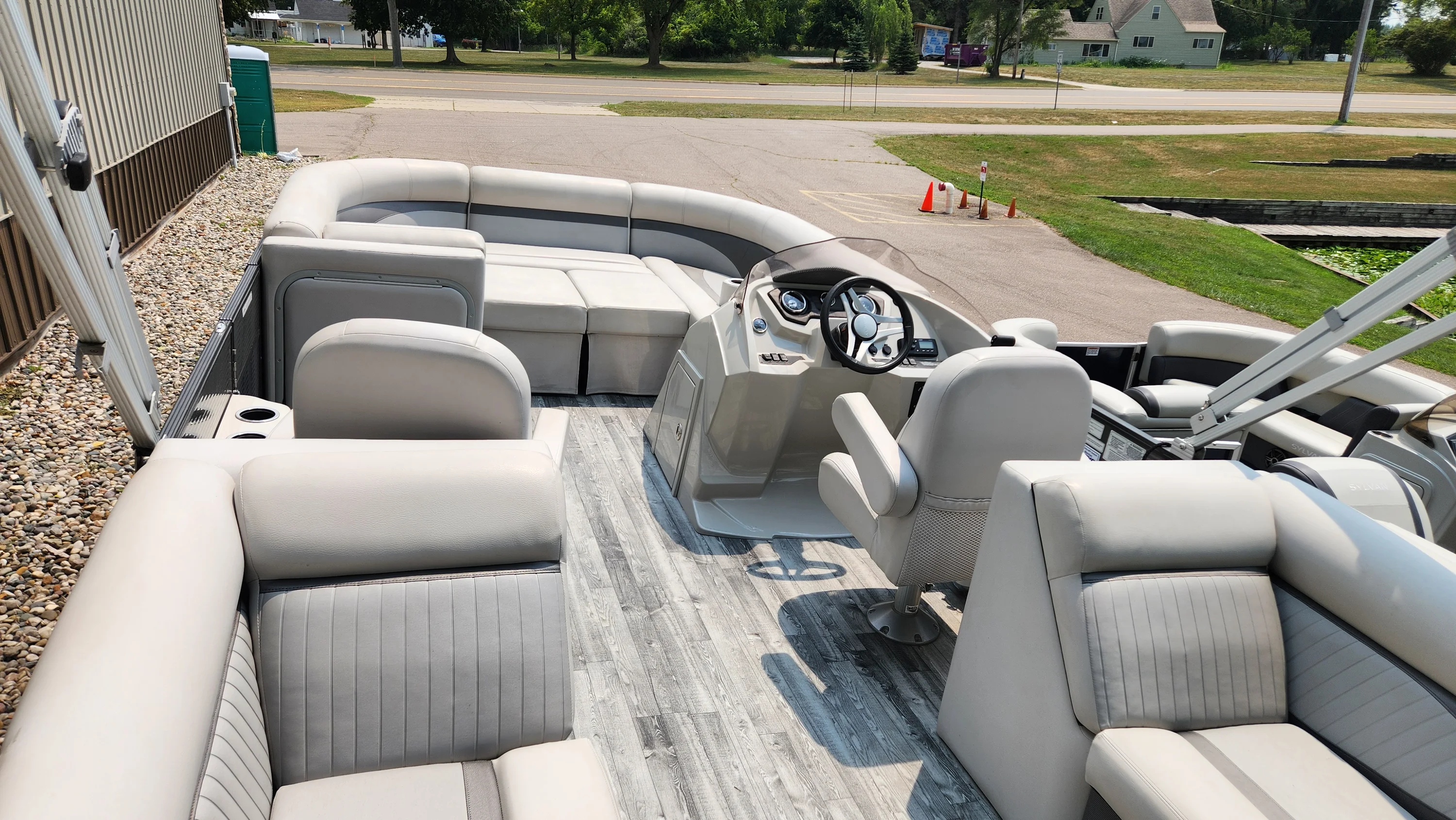 2018 Crest II 230 SLC Image Thumbnail #2