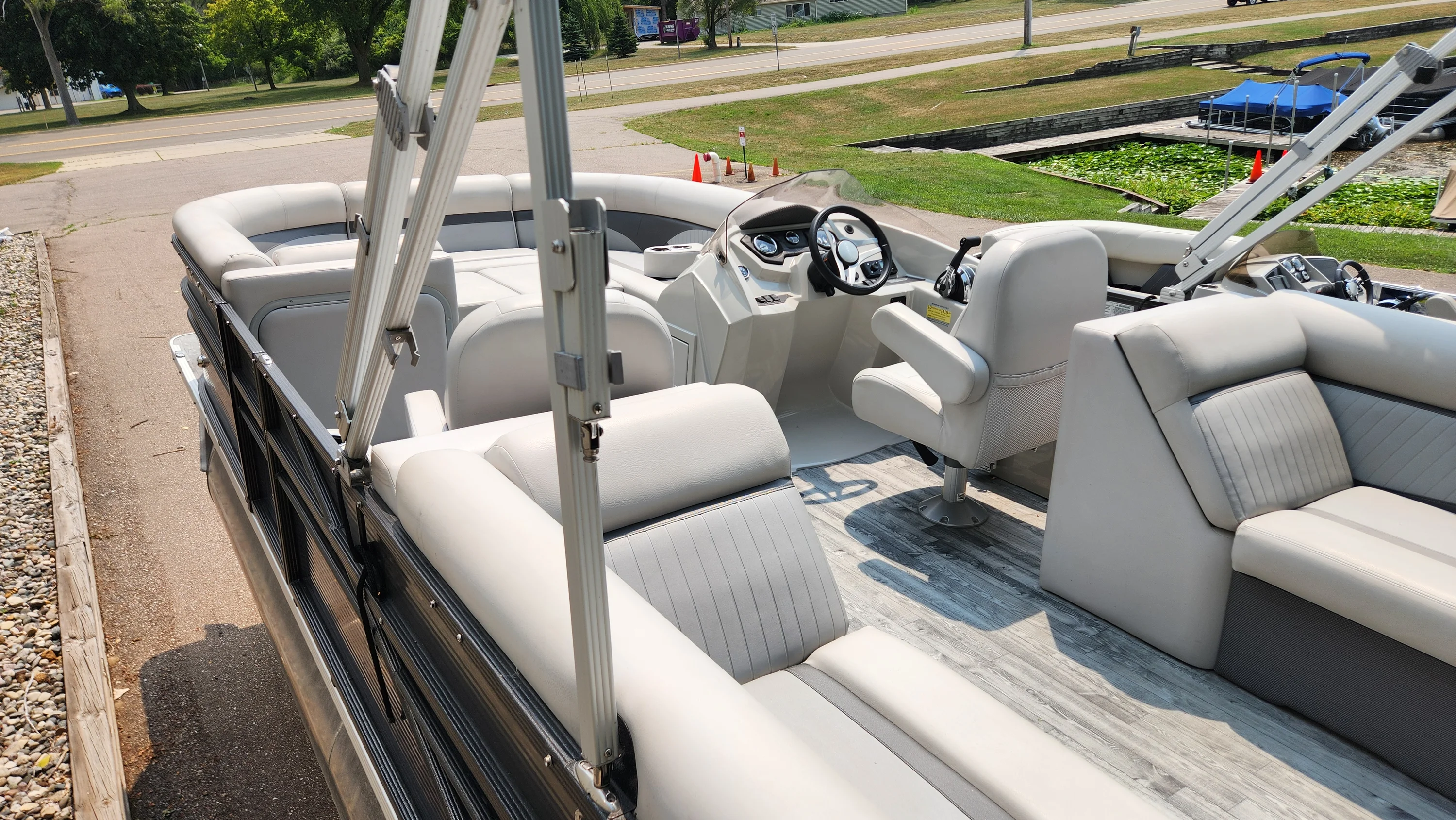 2018 Crest II 230 SLC Image Thumbnail #1
