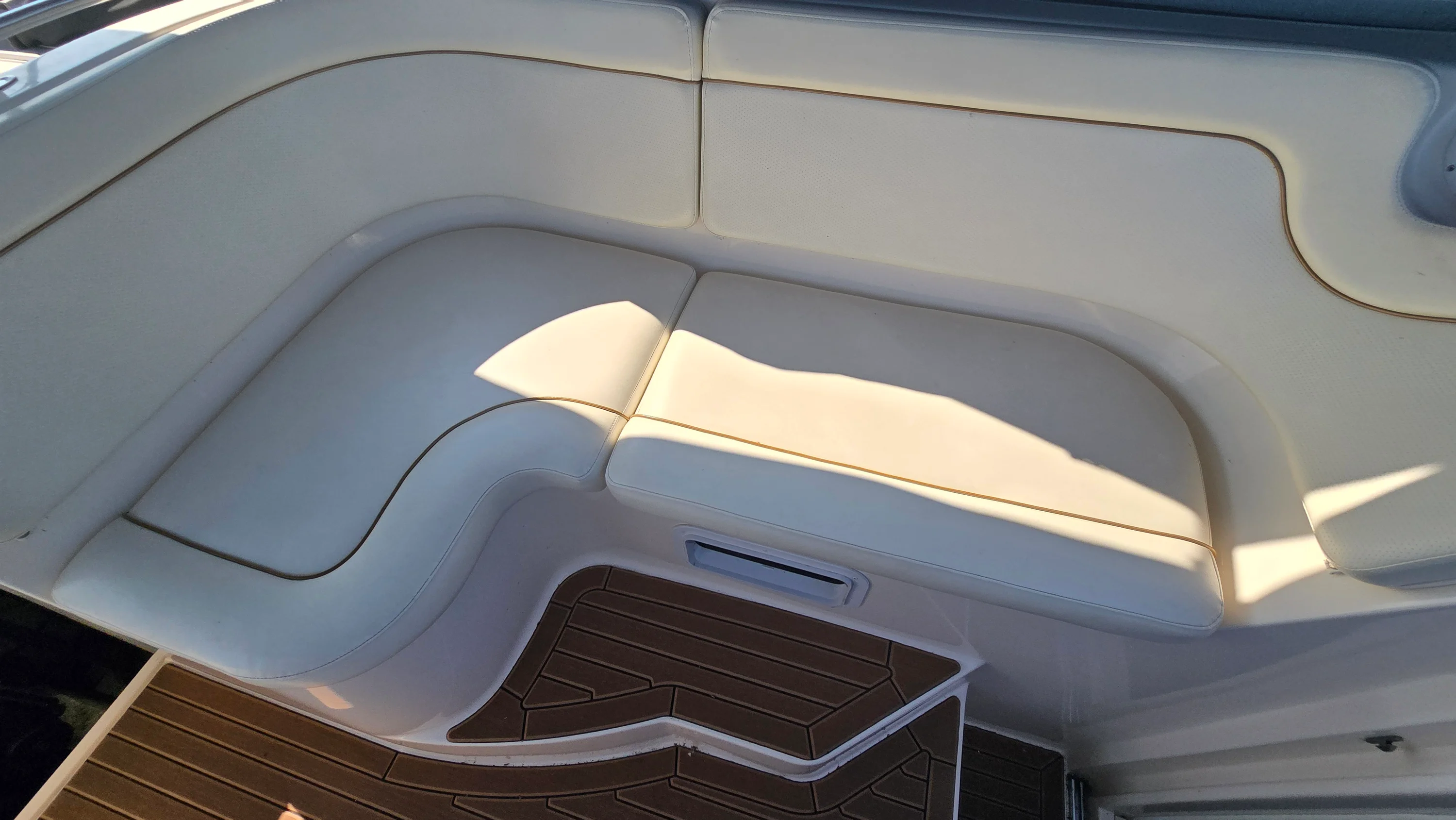 2004 Rinker 290 FIESTA VEE Image Thumbnail #14