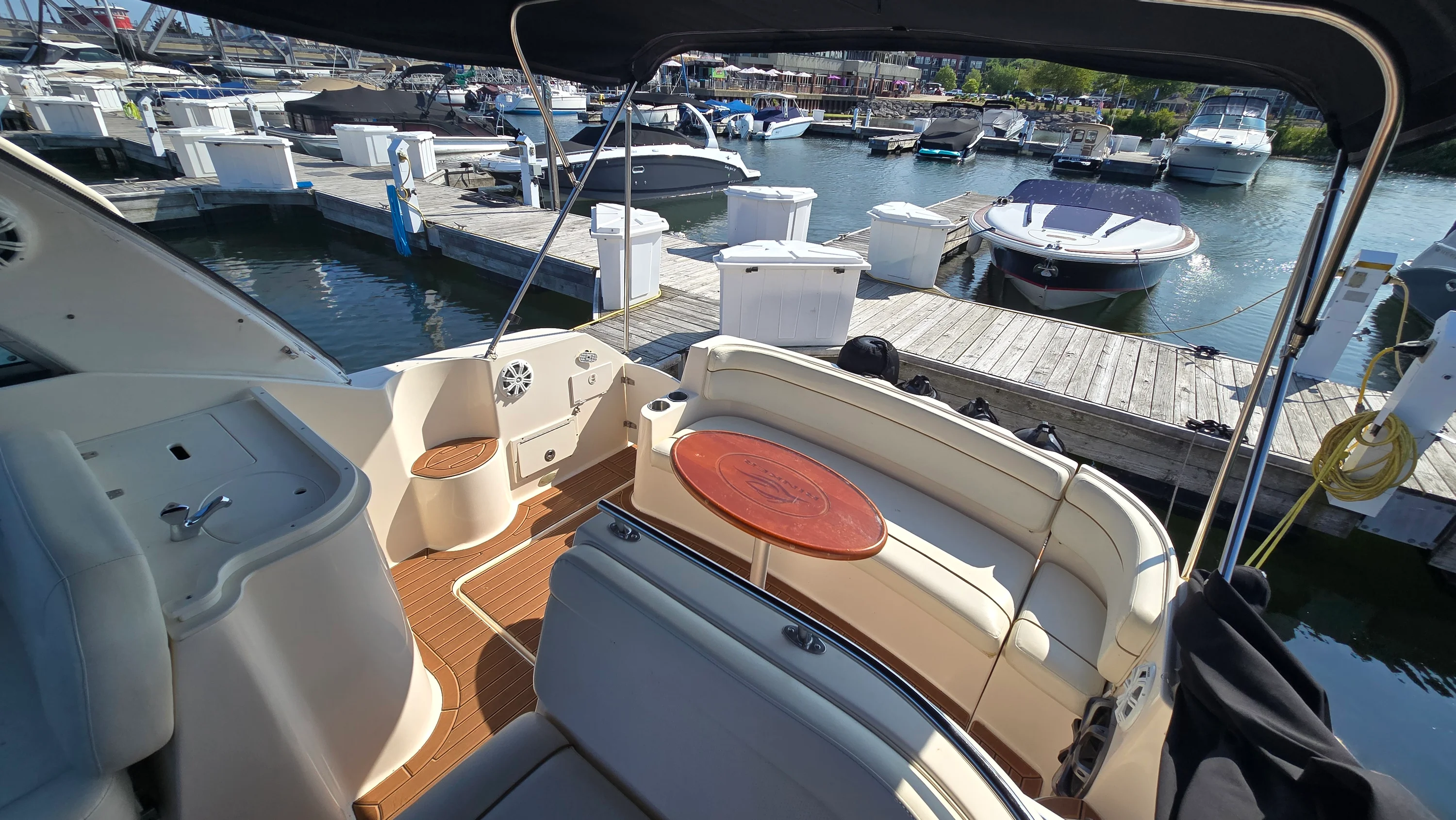 2004 Rinker 290 FIESTA VEE Image Thumbnail #9