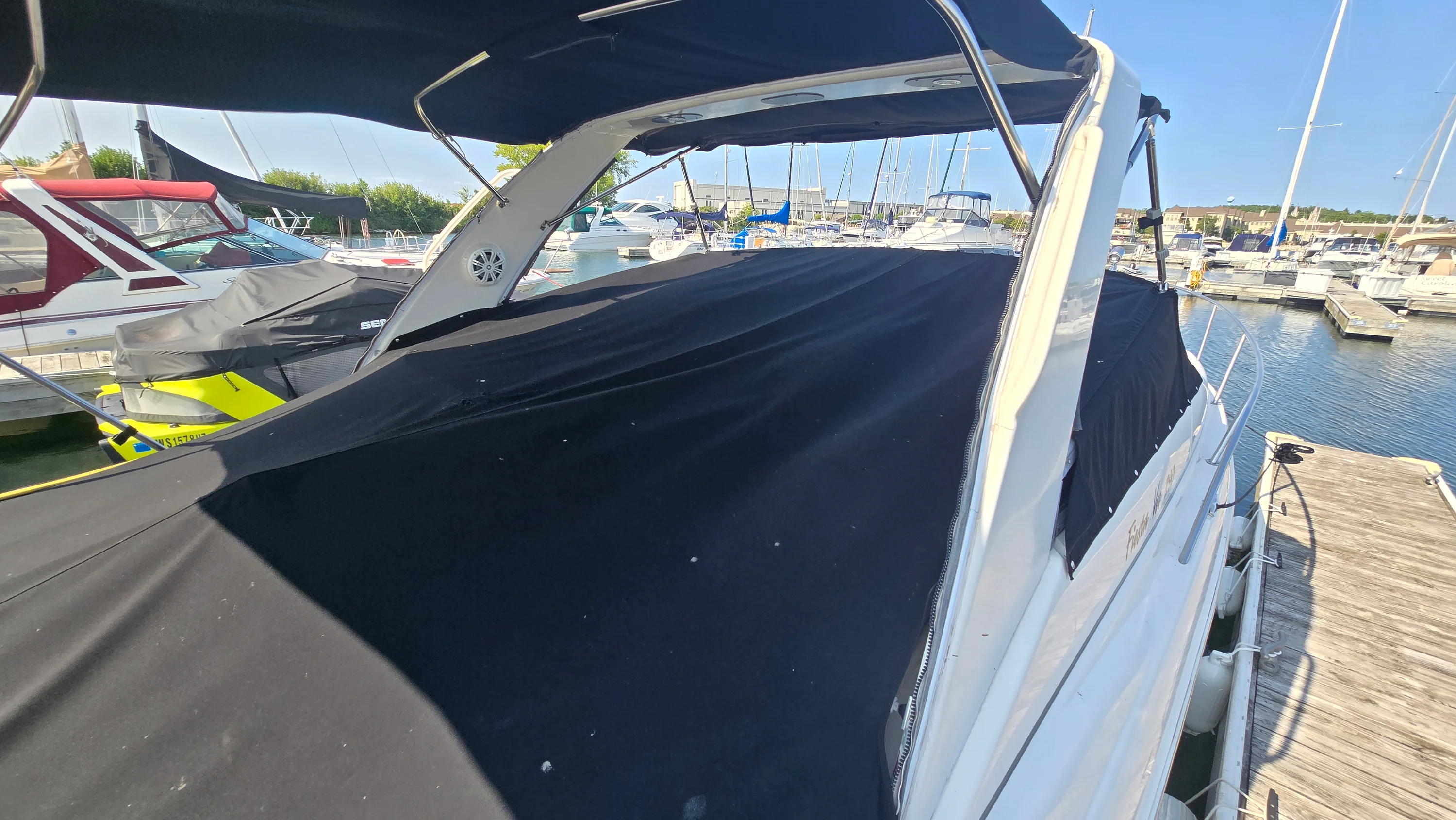 2004 Rinker 290 FIESTA VEE Image Thumbnail #5