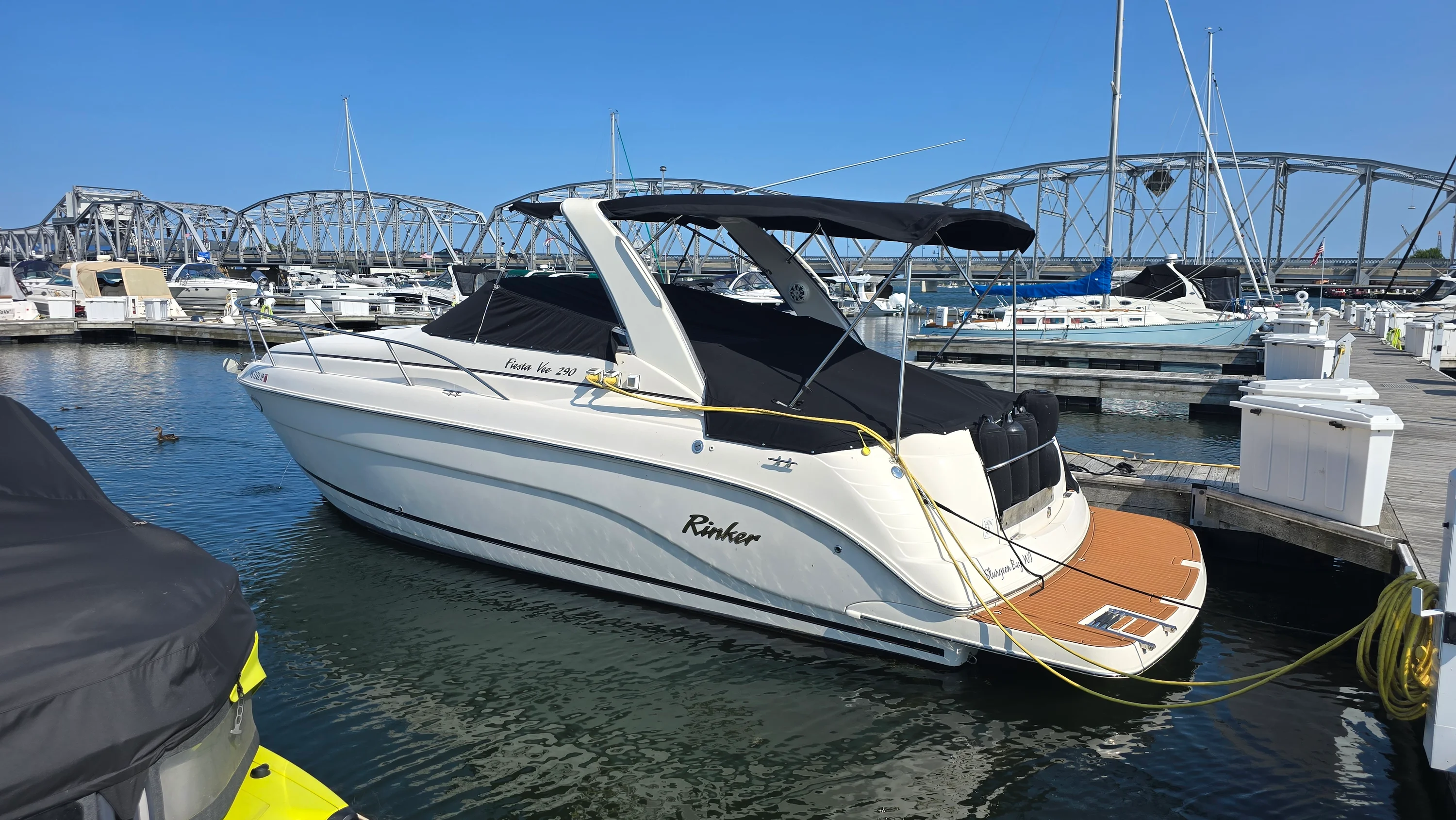 2004 Rinker 290 FIESTA VEE Image Thumbnail #0