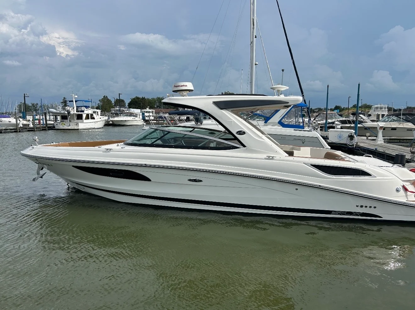 2015 Sea Ray 350 SLX Image Thumbnail #3