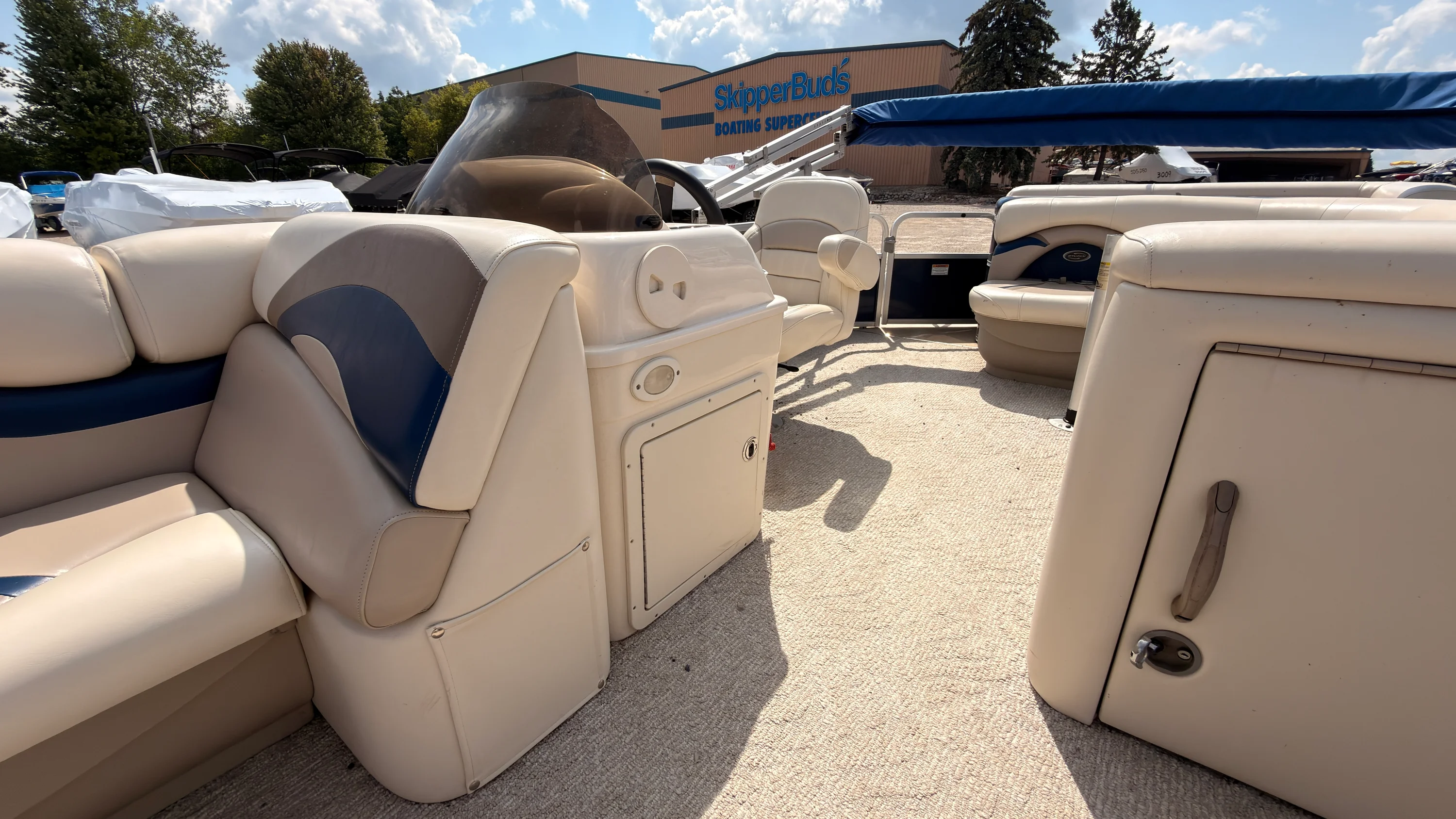 2011 Sylvan 820 MIRAGE Image Thumbnail #19