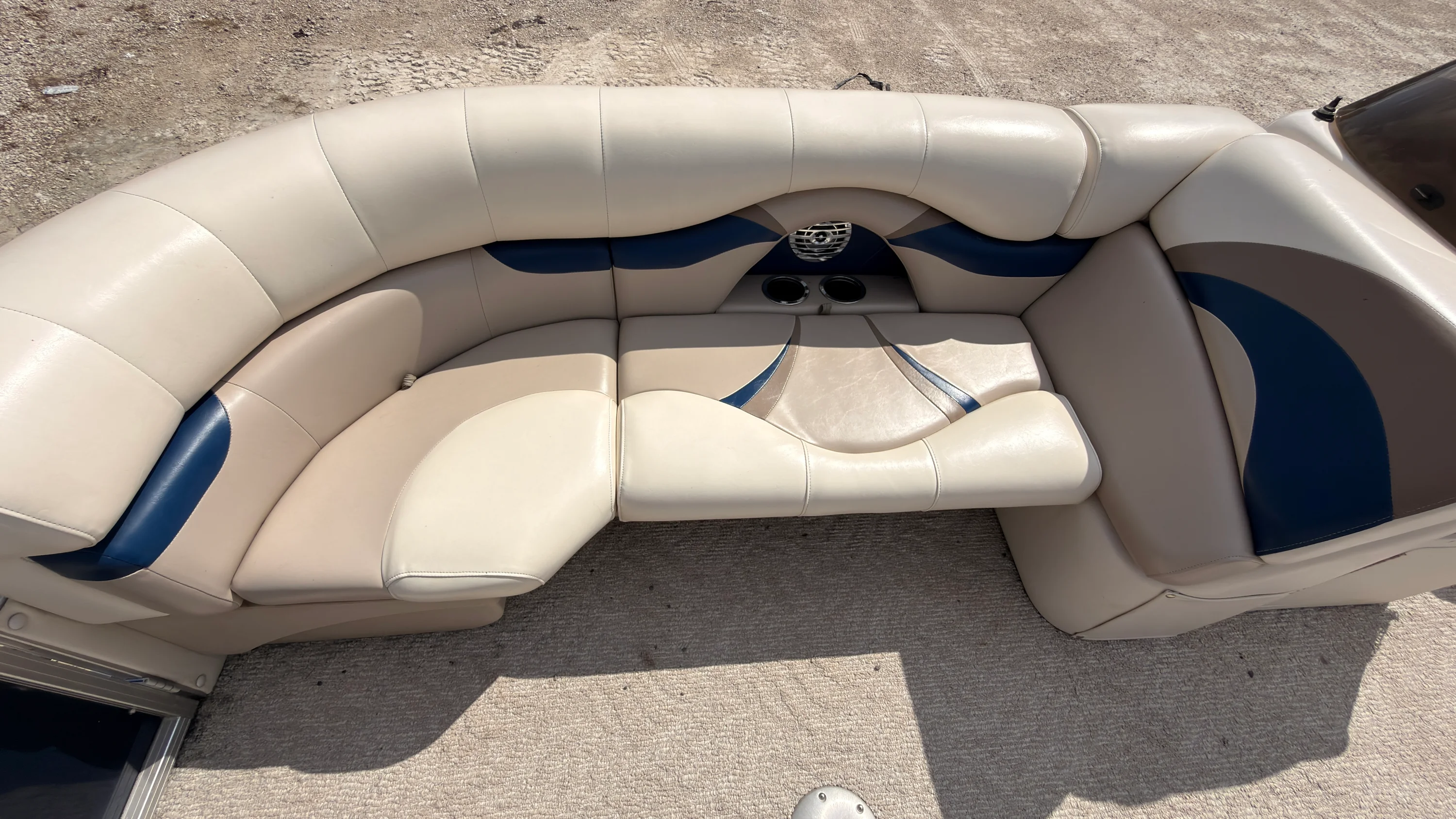 2011 Sylvan 820 MIRAGE Image Thumbnail #11