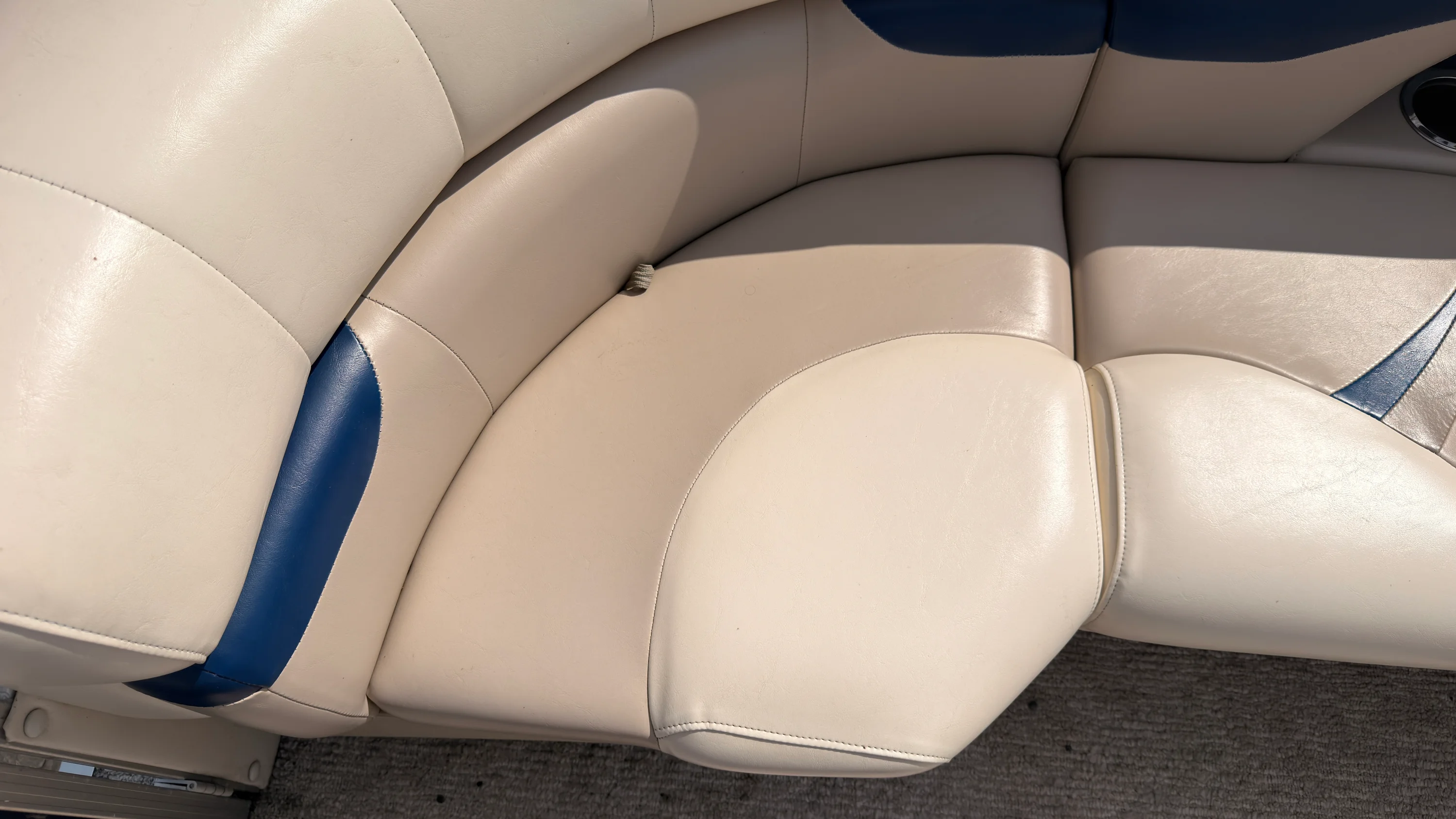 2011 Sylvan 820 MIRAGE Image Thumbnail #12